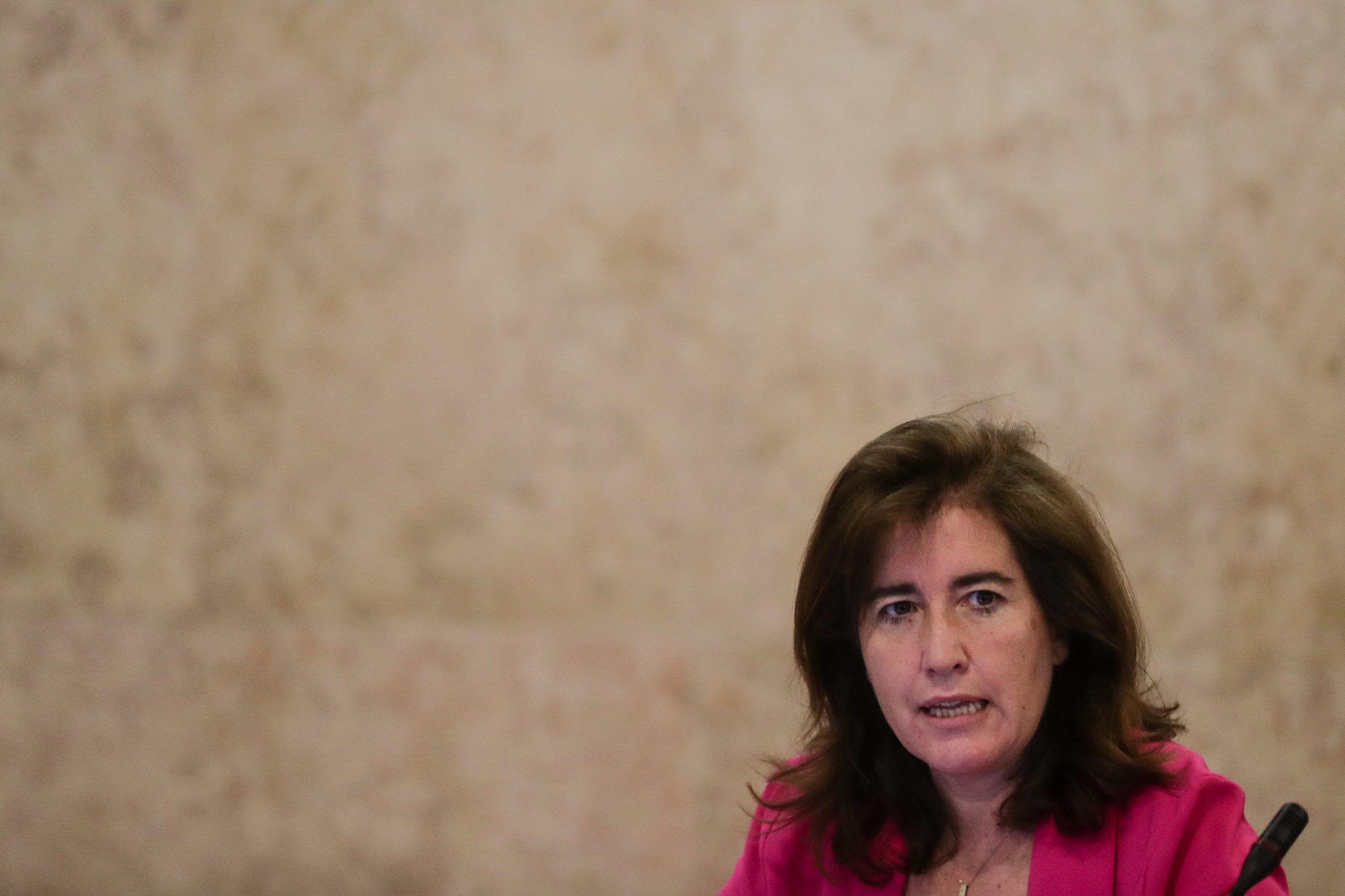 Governo quer proibir empresas de recorrer ao ‘outsourcing’ após despedimento coletivo