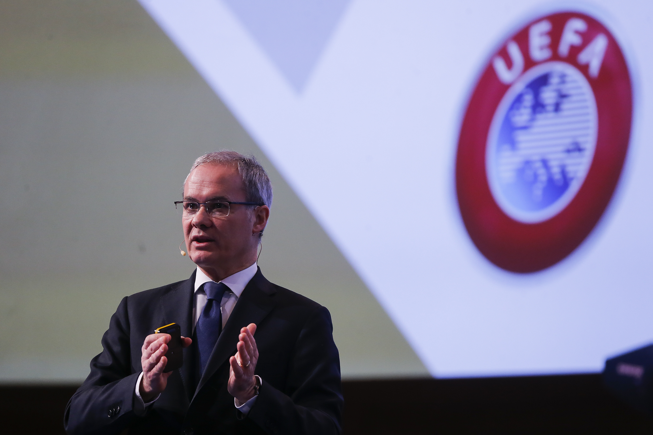 A renovação das provas da UEFA, a “piada das bolas quentes e frias” e a crença em Portugal. Marchetti deu para todos os gostos