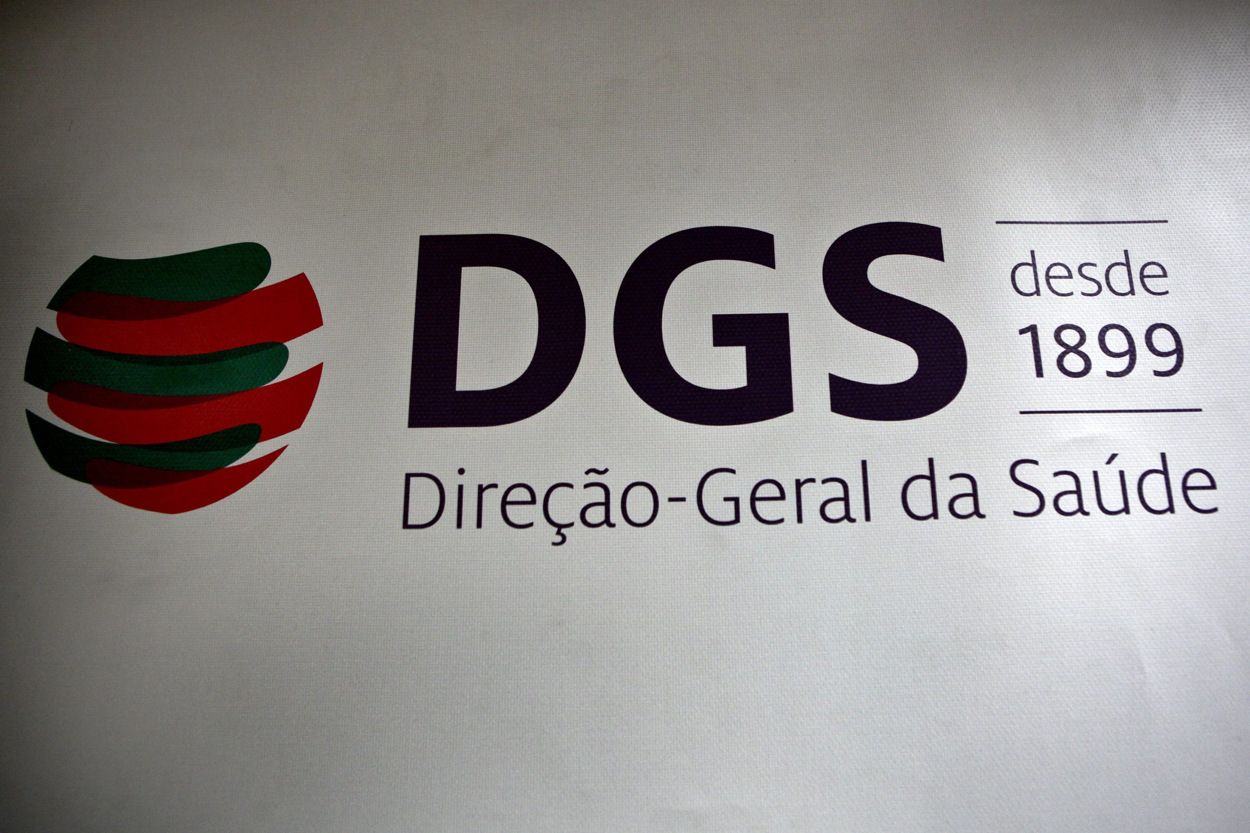 Covid-19: DGS determina reorganização dos serviços de medicina intensiva
