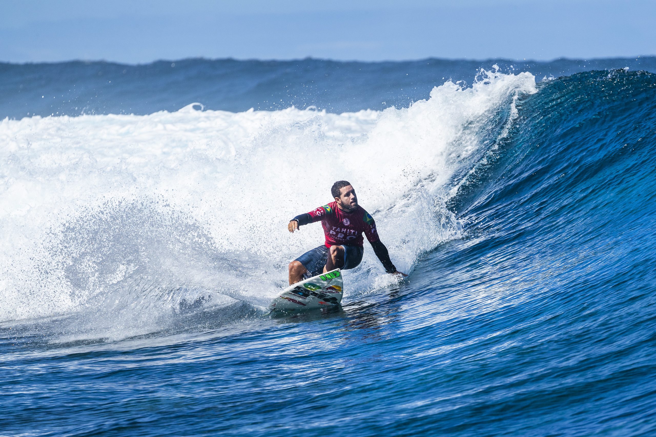 Ex-campeão mundial de surf Adriano de Souza no elenco de ‘luxo’ do Capítulo Perfeito