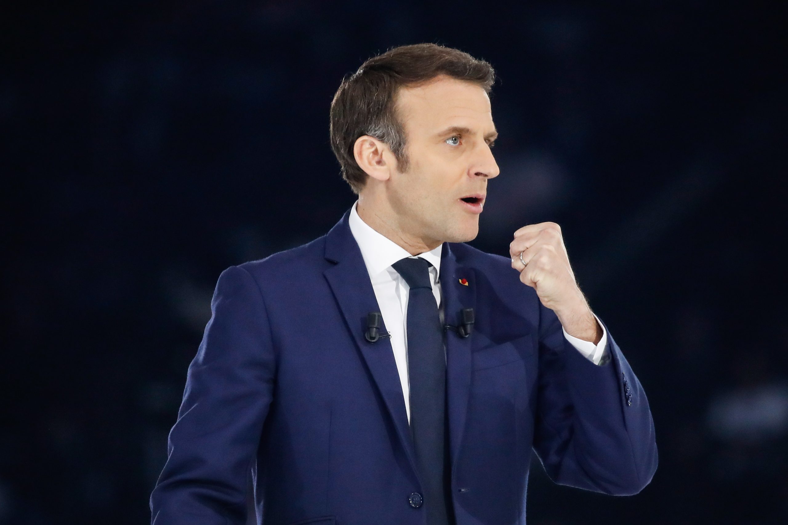 Emmanuel Macron pode ganhar na segunda volta, indicam sondagens