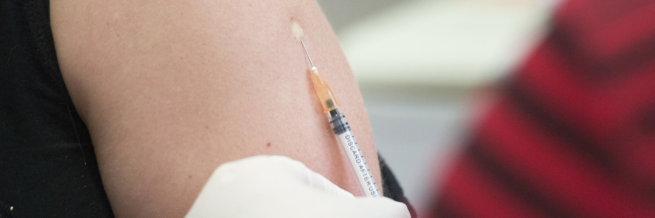 Programa de vacinação alarga vacina da meningite B a todas as crianças e do HPV a rapazes