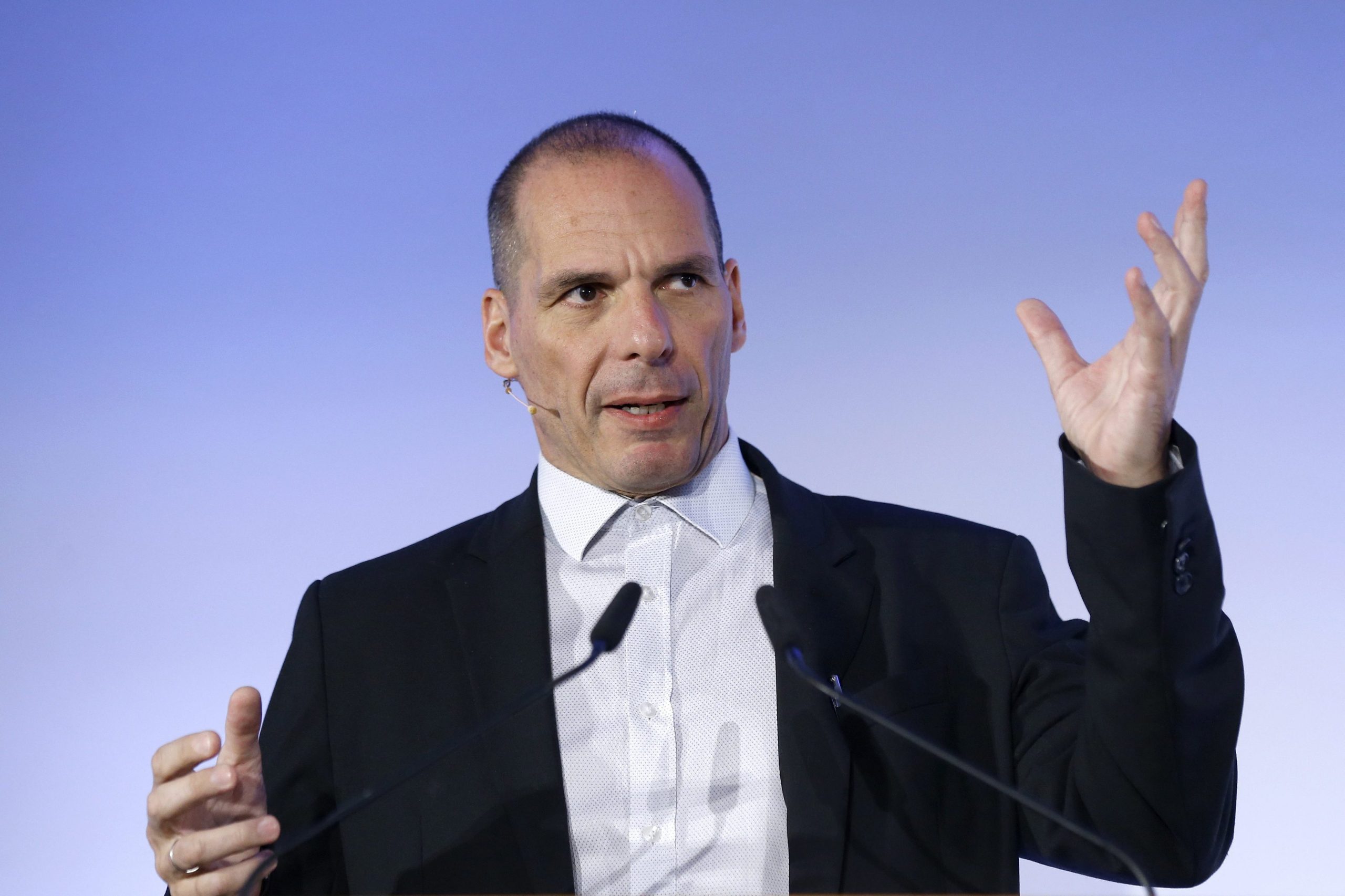 França: Varoufakis apela ao voto em Macron por ter sido o “único ministro” que ajudou a Grécia