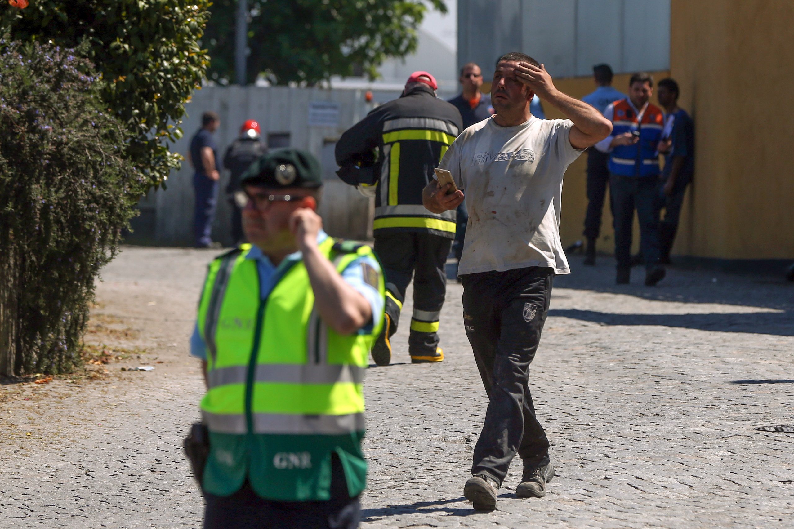 Explosão em armazém na Maia faz quatro feridos ligeiros e um grave