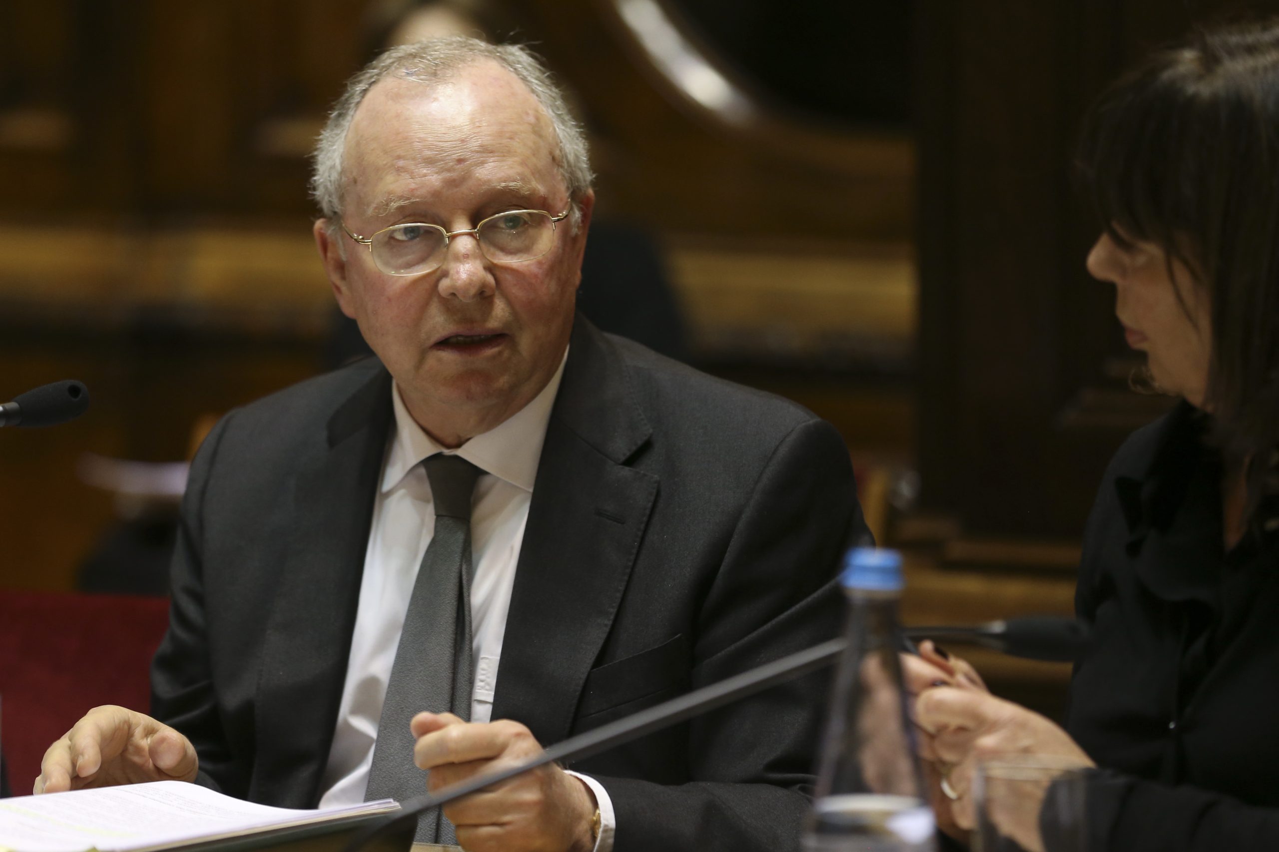 Após dois “chumbos” do parlamento, Correia de Campos retira-se de eleição para a presidência do CES