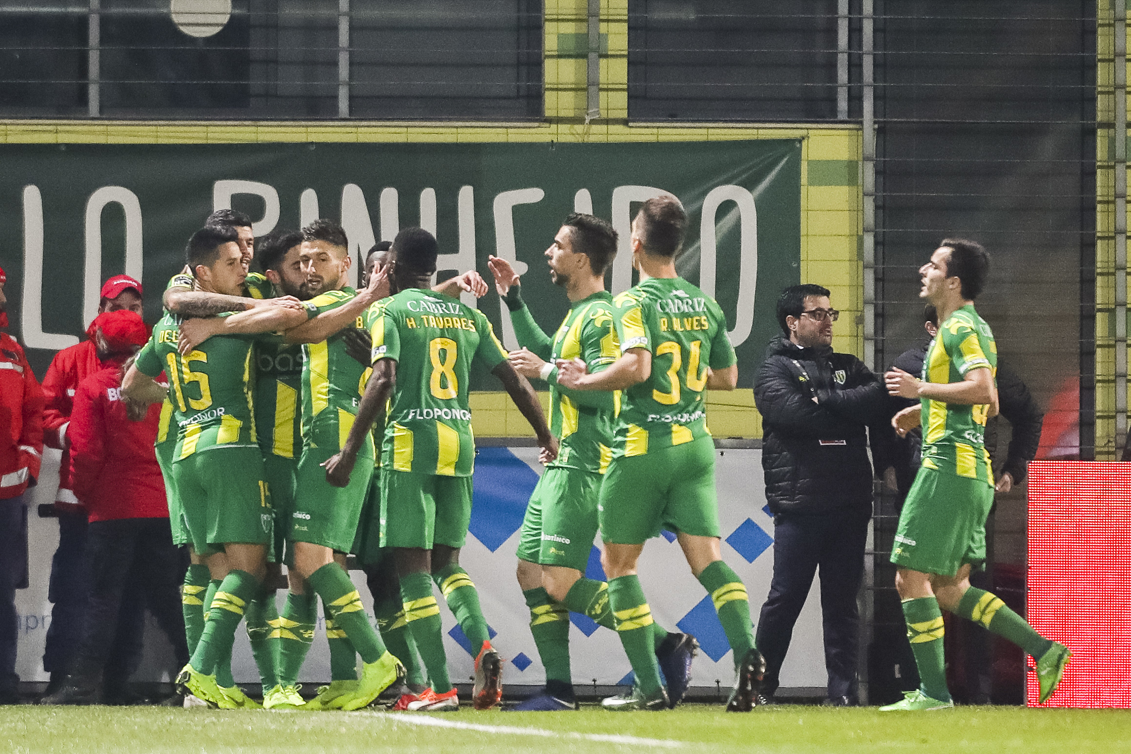 Tondela troca bilhetes para jogo com Portimonense por bens para Moçambique