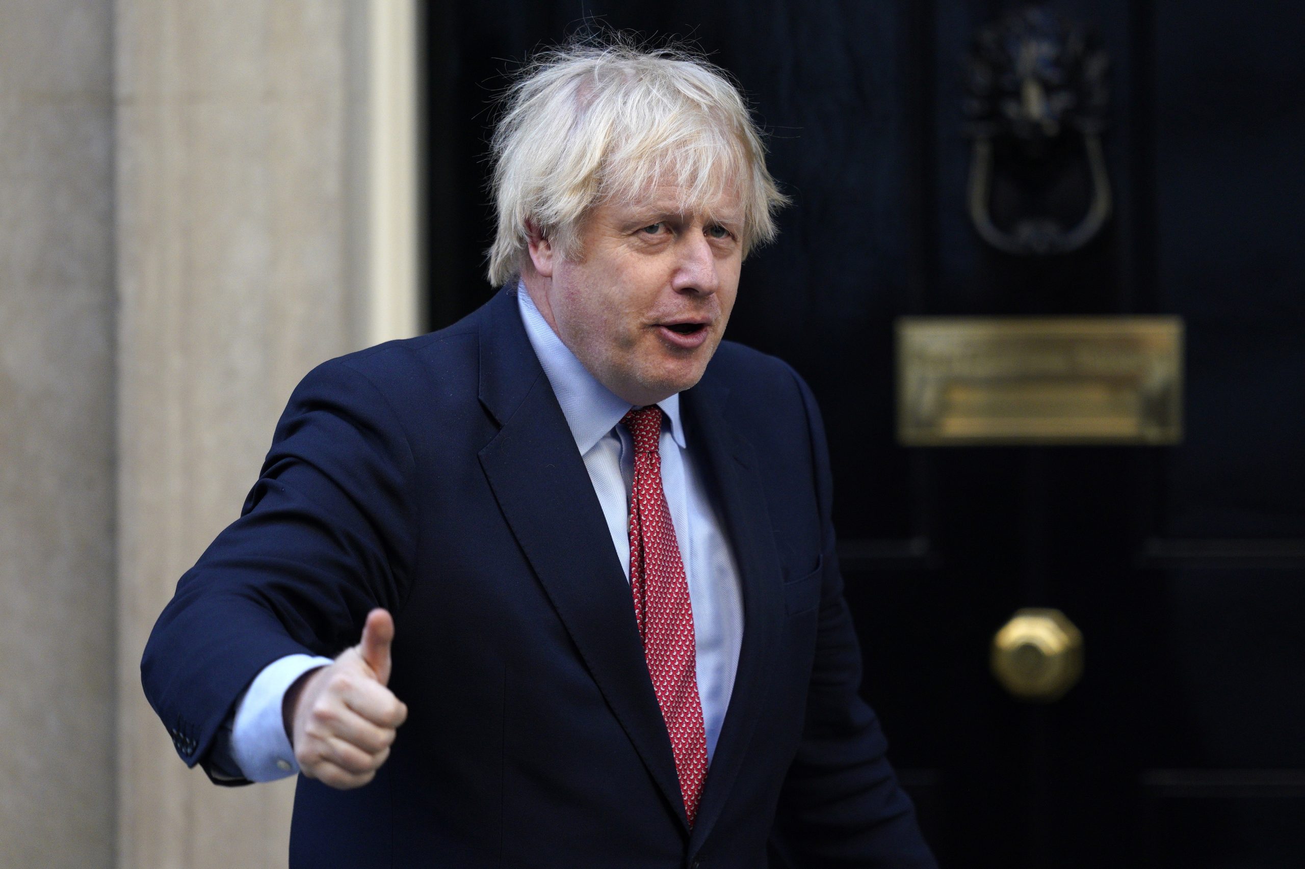 Boris Johnson reconhece “injustiça” e necessidade de combater racismo
