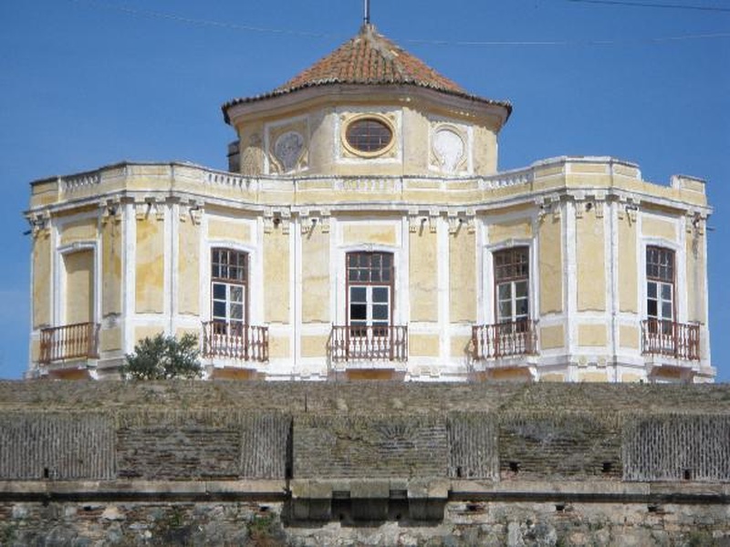 Elvas evoca batalha com cerimónia militar e entrega de medalha ao Exército