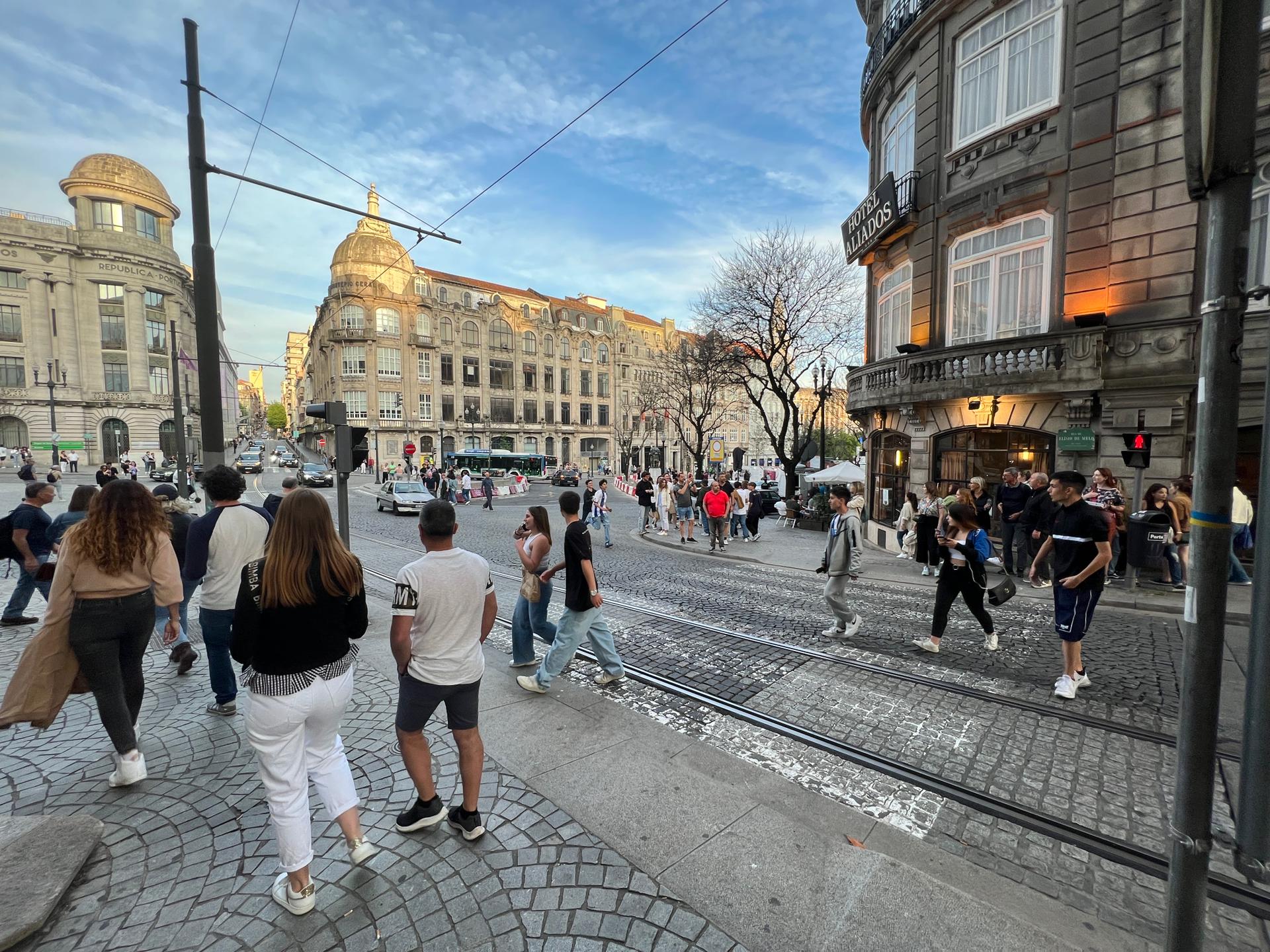 Passagem de ano no Porto com menos metro, mais autocarros e 100 mil pessoas