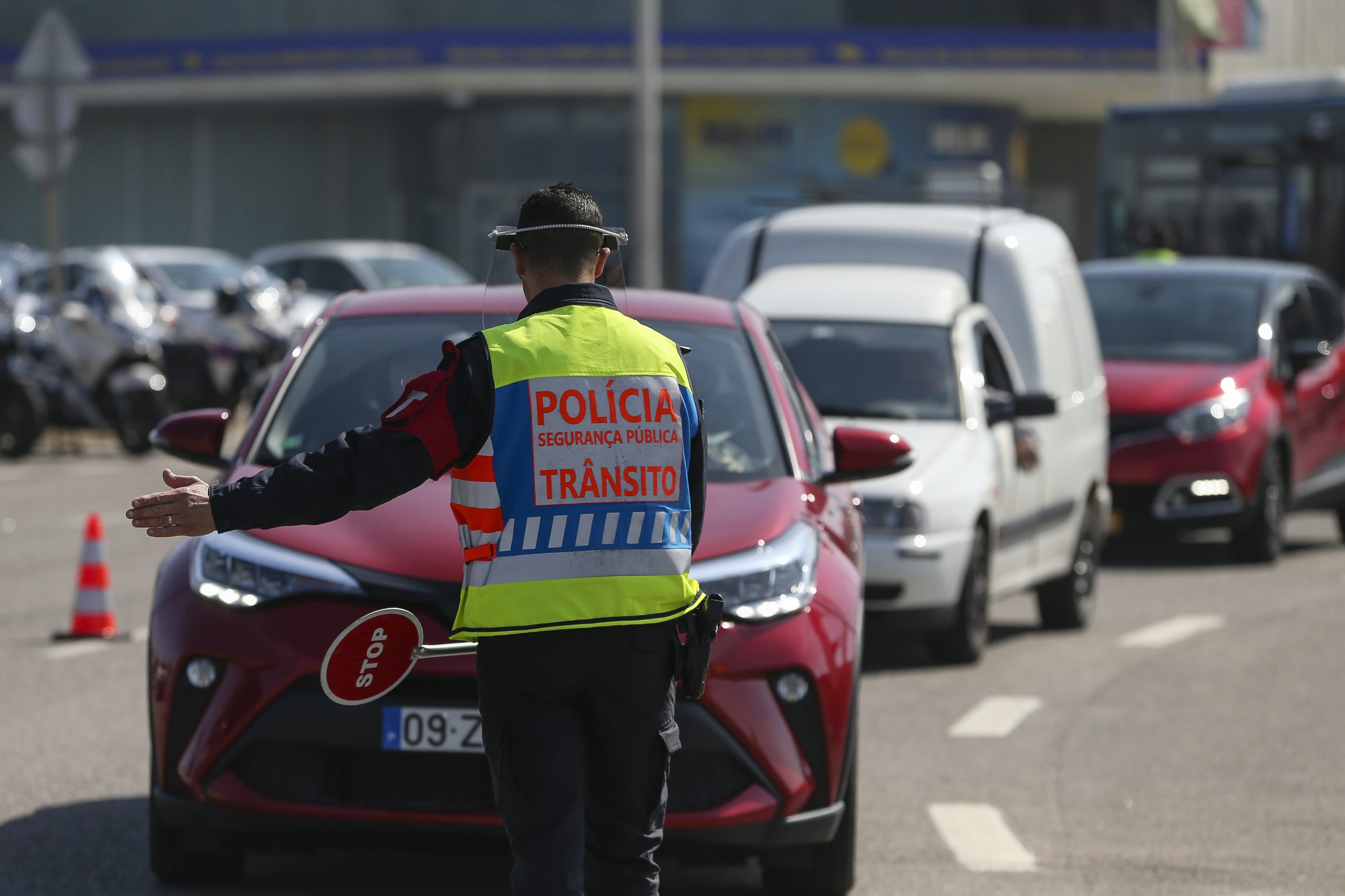 “Cinto-me vivo”. Segurança Rodoviária, GNR e PSP iniciam campanha sobre uso de dispositivos de segurança
