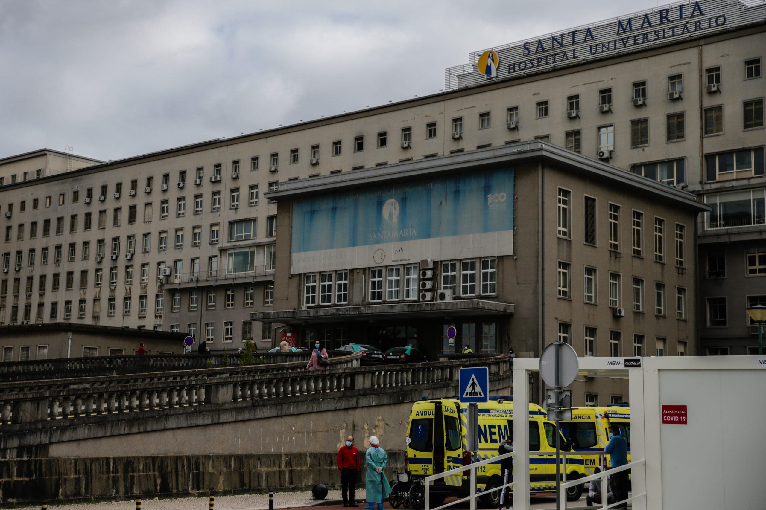 Dermatologista no Santa Maria ganhou 113 mil euros em sete sábados em cirurgias que não realizou