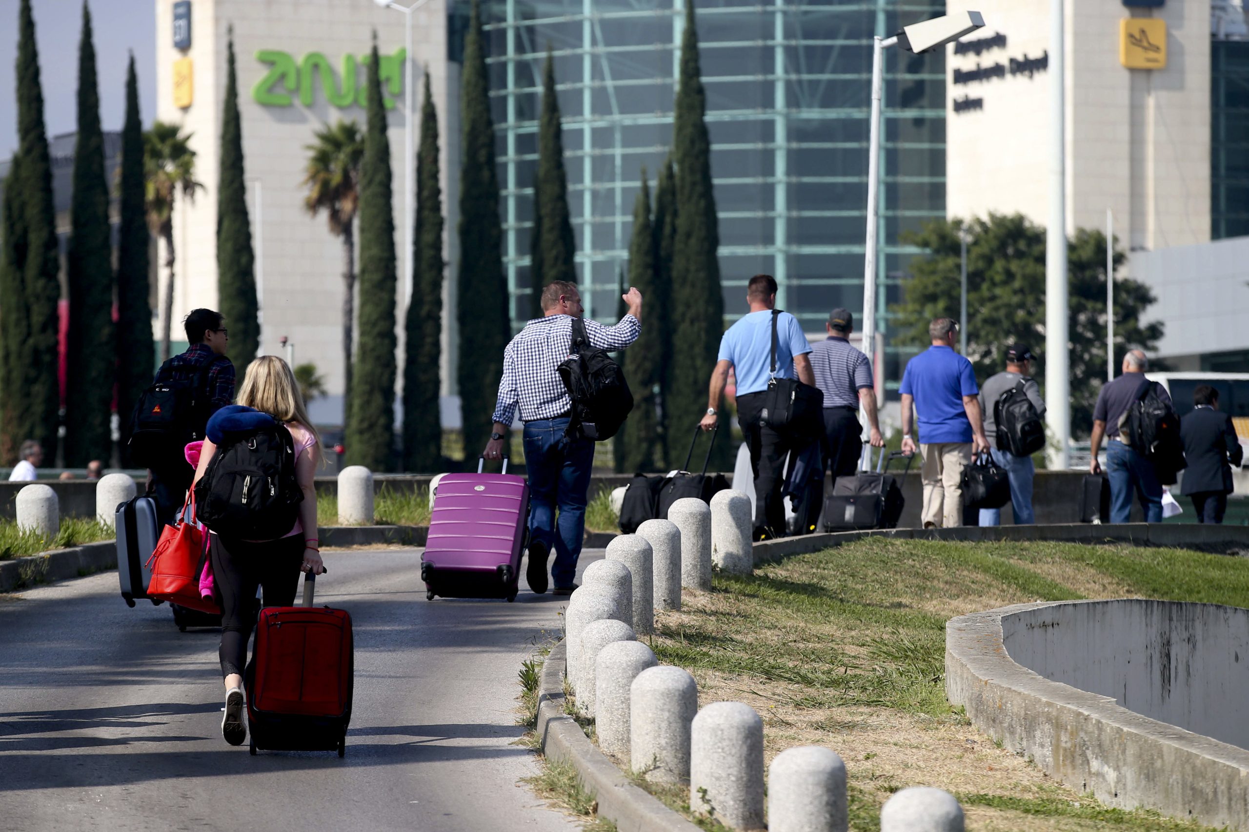 Autoridade da Aviação Civil considera que saturação do aeroporto de Lisboa tem “graves” implicações para as companhias