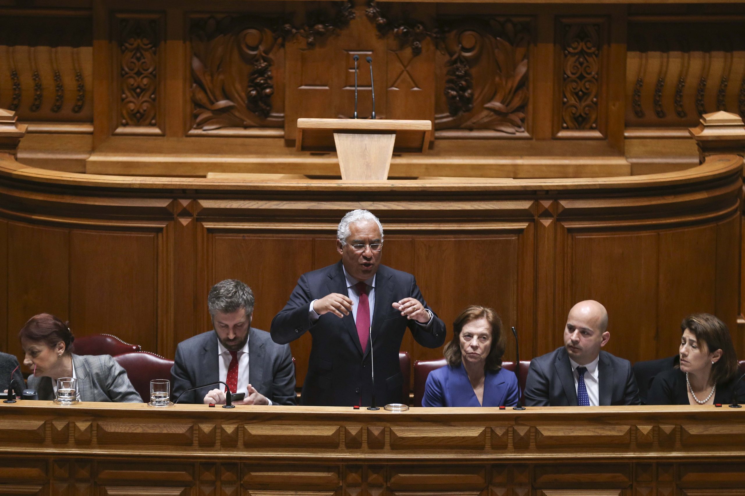 Governo responde a Passos Coelho: “eleitoralismo” é elogio