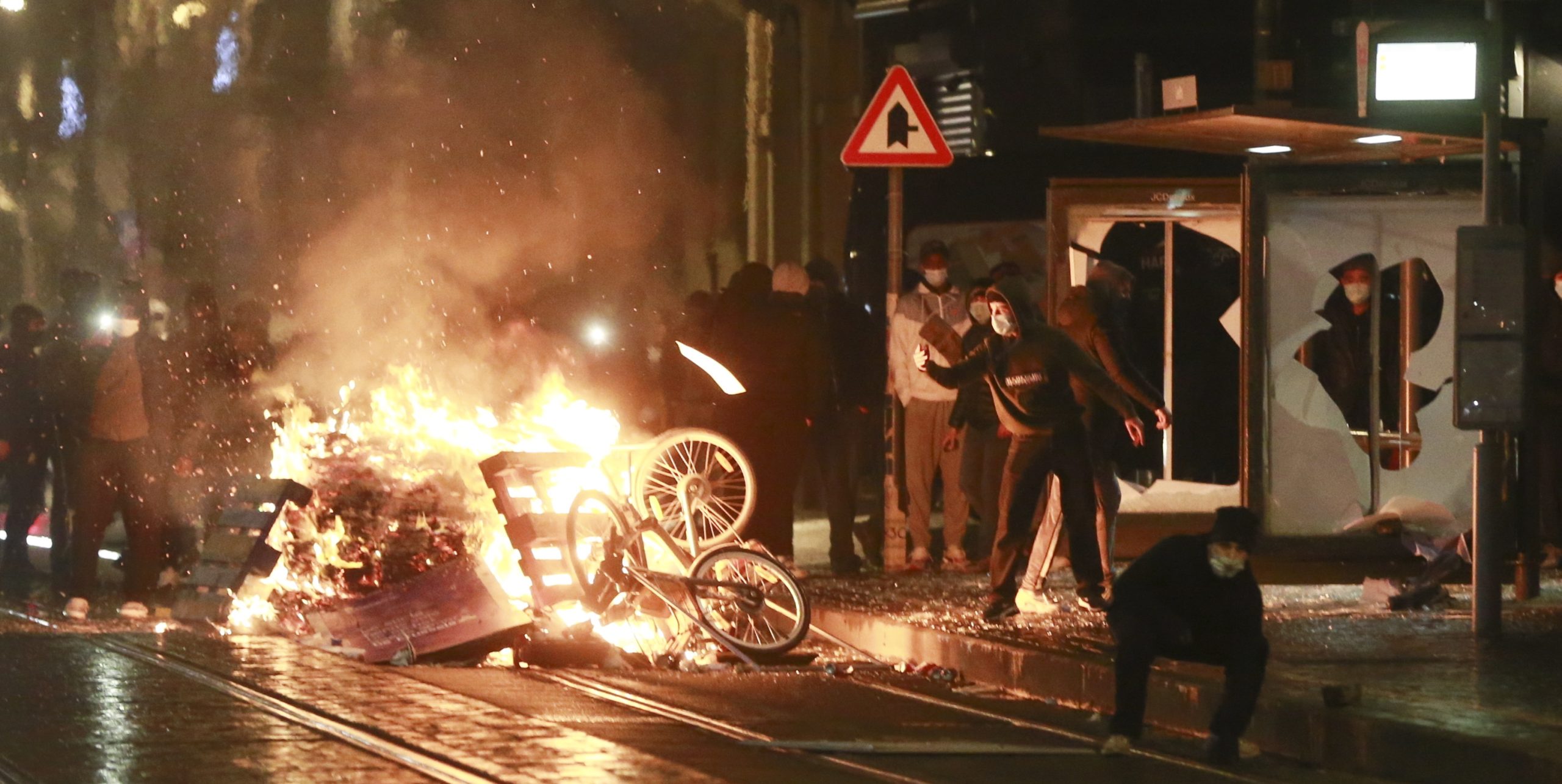 Bélgica. Manifestação contra morte de jovem negro sob custódia policial termina com 116 detenções