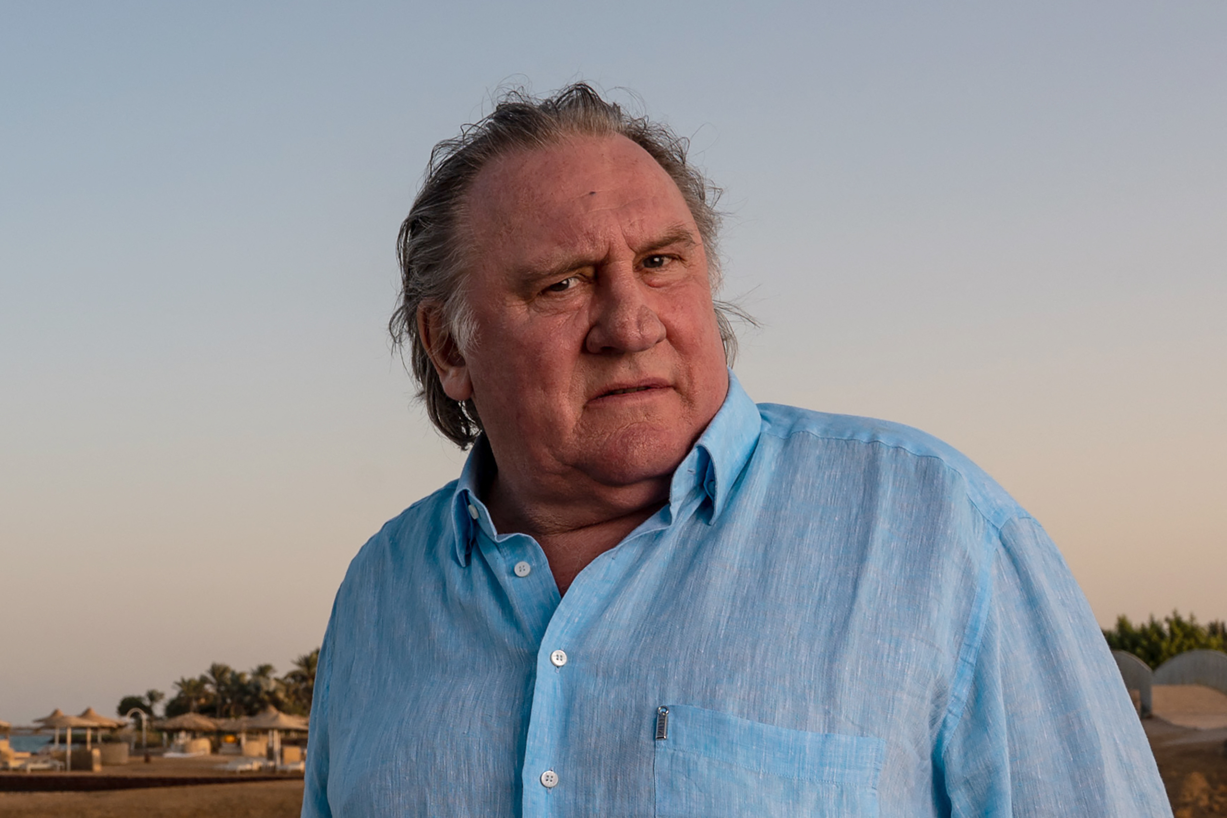 Gérard Depardieu vai pedir adiamento do julgamento por agressões sexuais