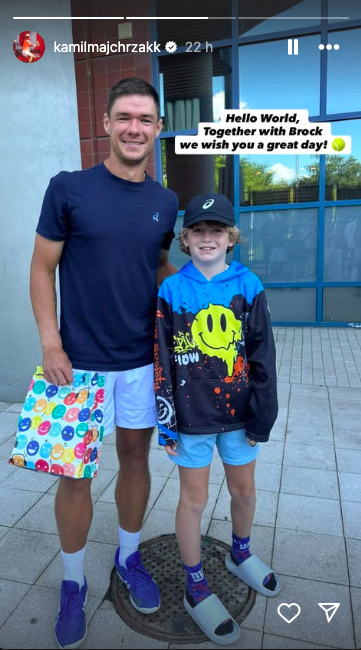 Tenista polaco encontra-se com jovem que viu boné ser-lhe roubado no US Open