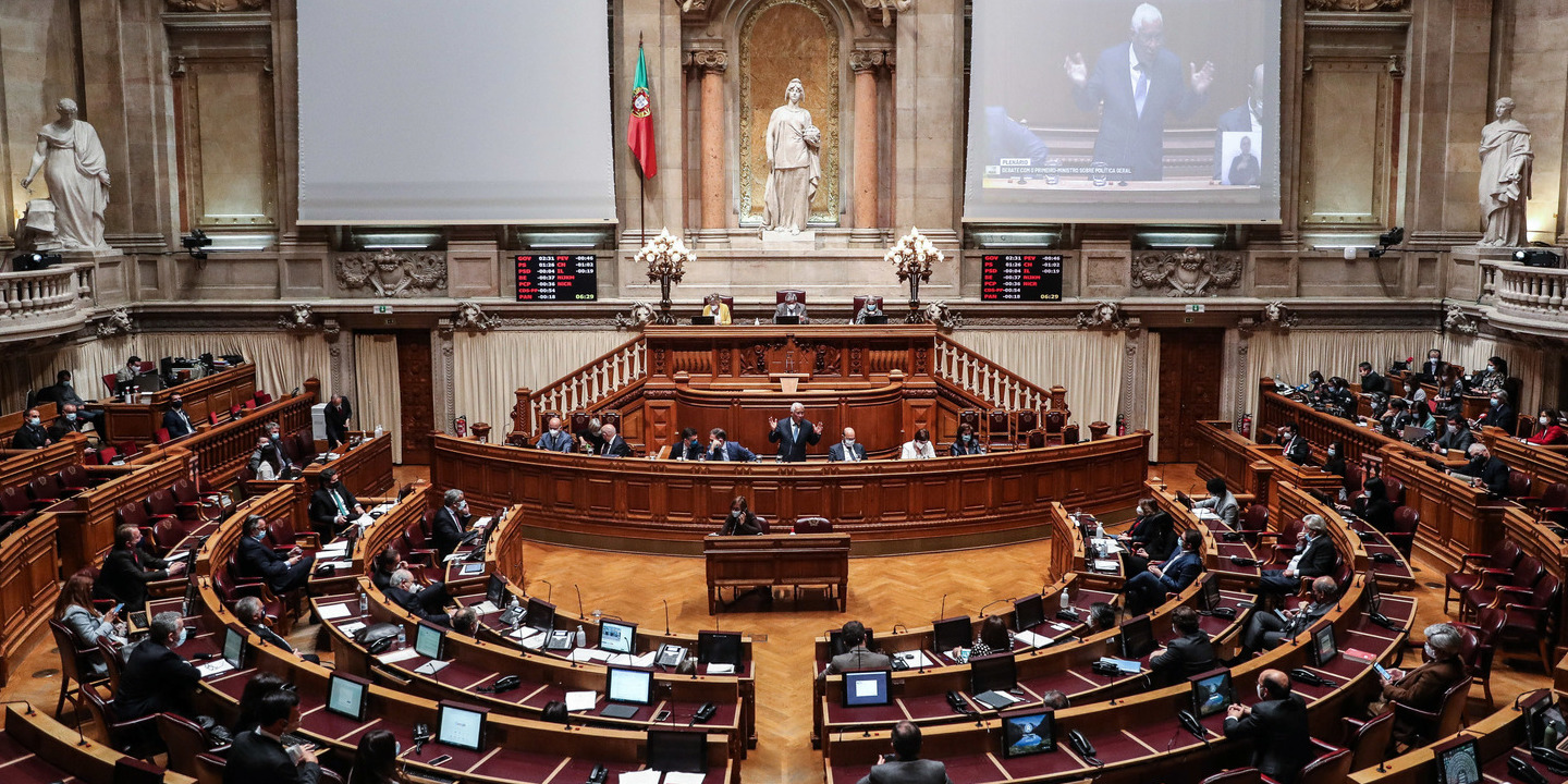 Propostas do Governo de combate à corrupção debatidas no parlamento em 25 de junho