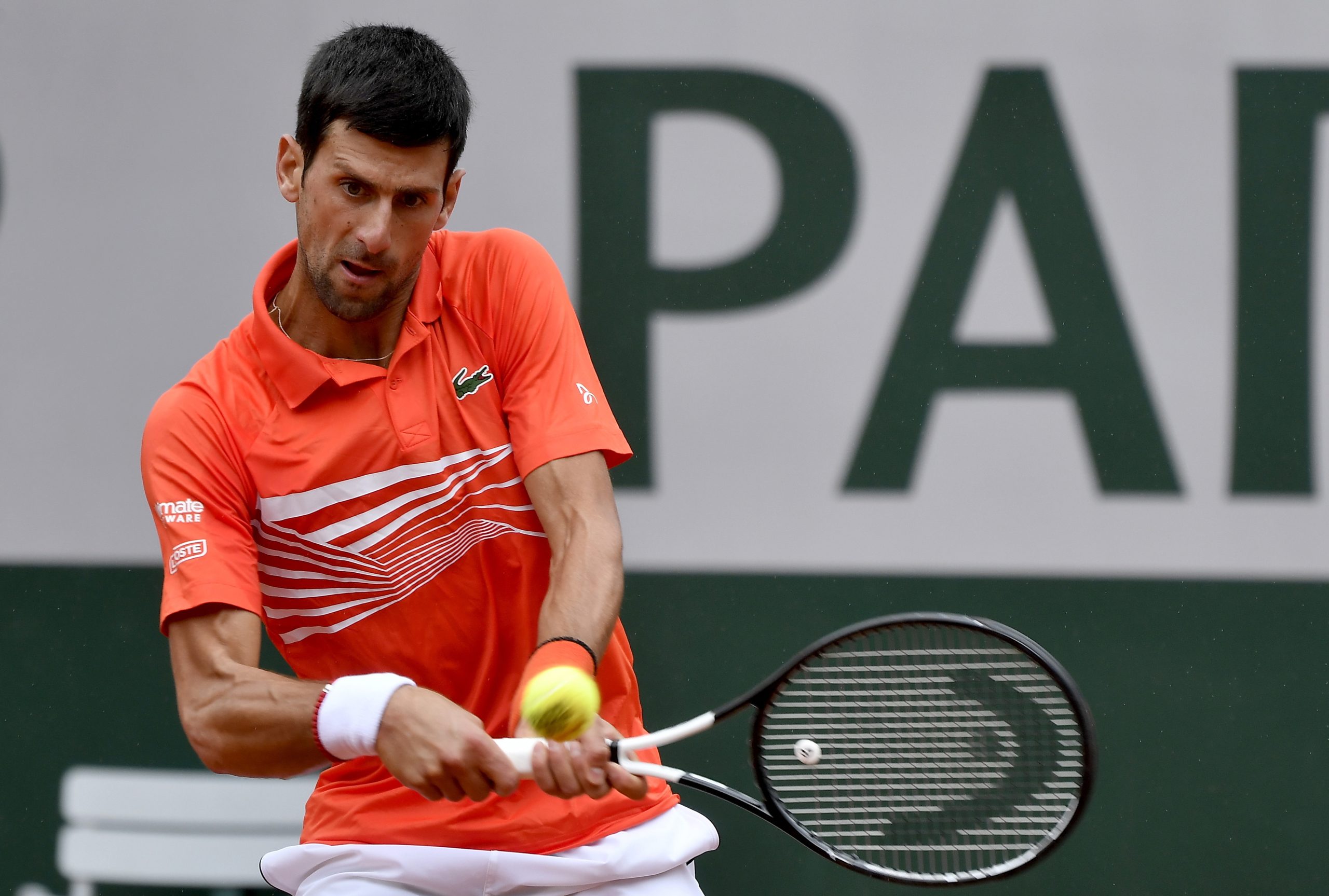 Novak Djokovic nas ‘meias’ ao vencer Alexander Zverev