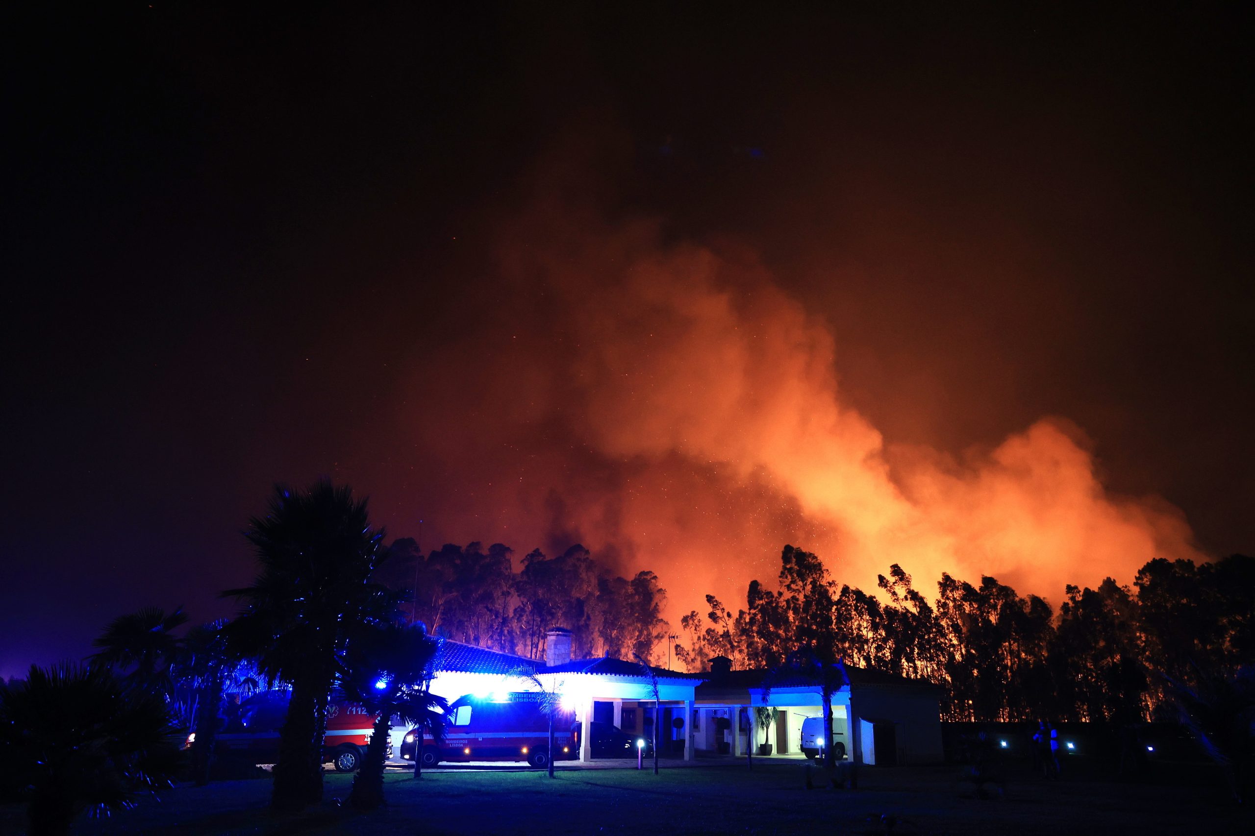 Em Águeda, a serra ardente eclipsou a acalmia do início da noite