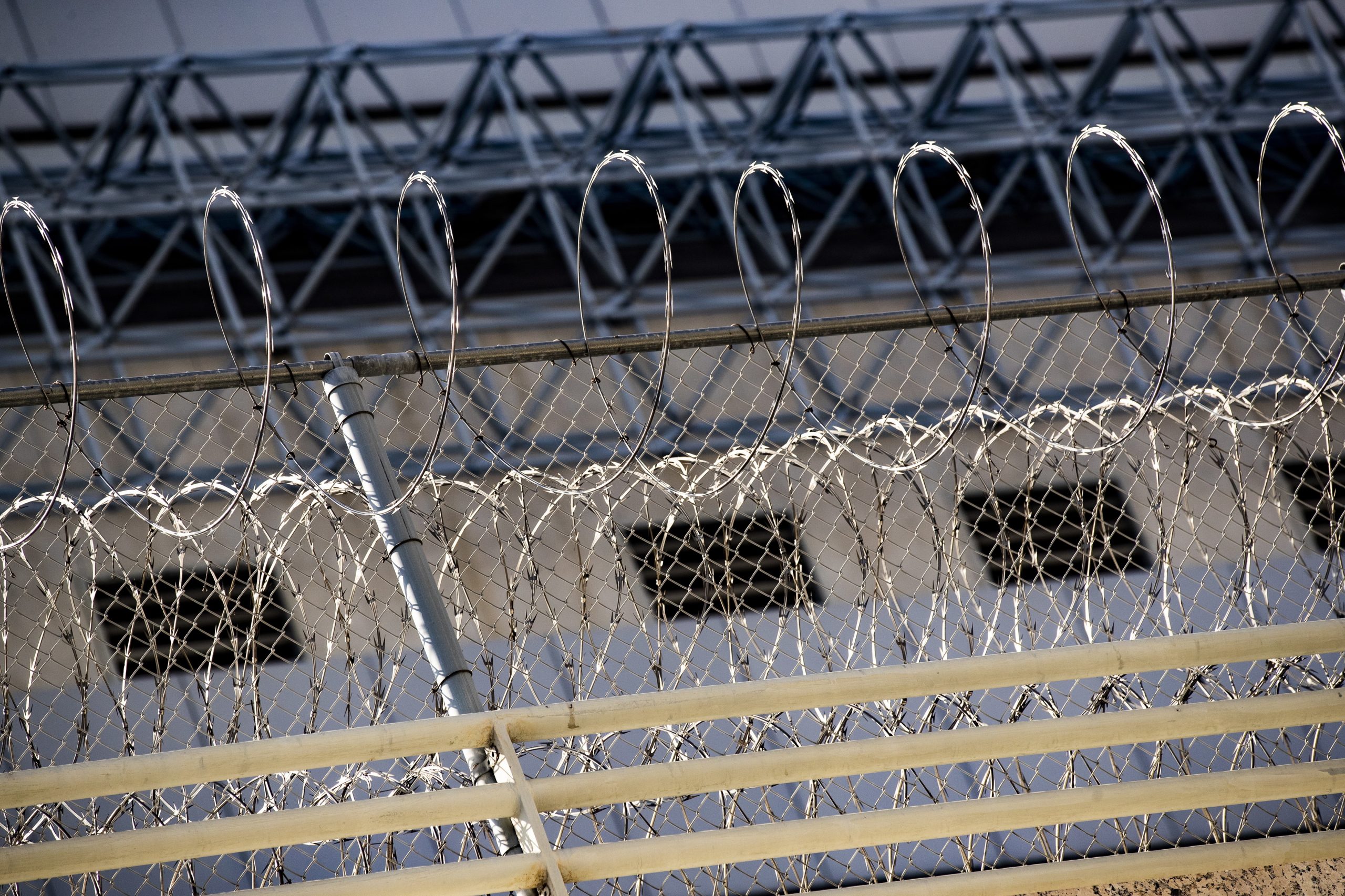 EUA. Amnistia Internacional denuncia condições “cruéis e ilegais” de centro com quase 2.000 crianças detidas