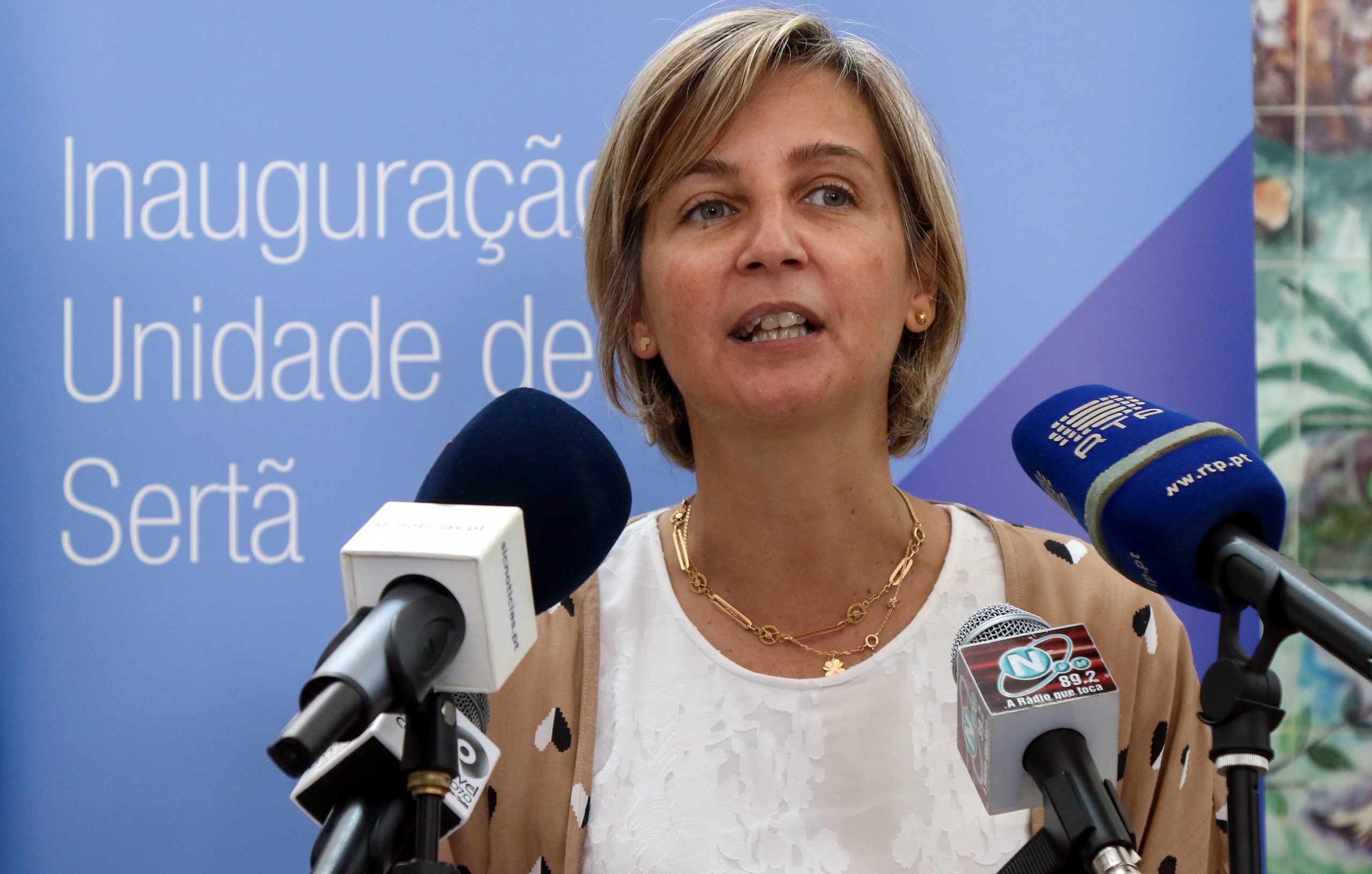 “Não há confronto” entre Saúde e Finanças sobre médicos em exclusividade, diz Marta Temido
