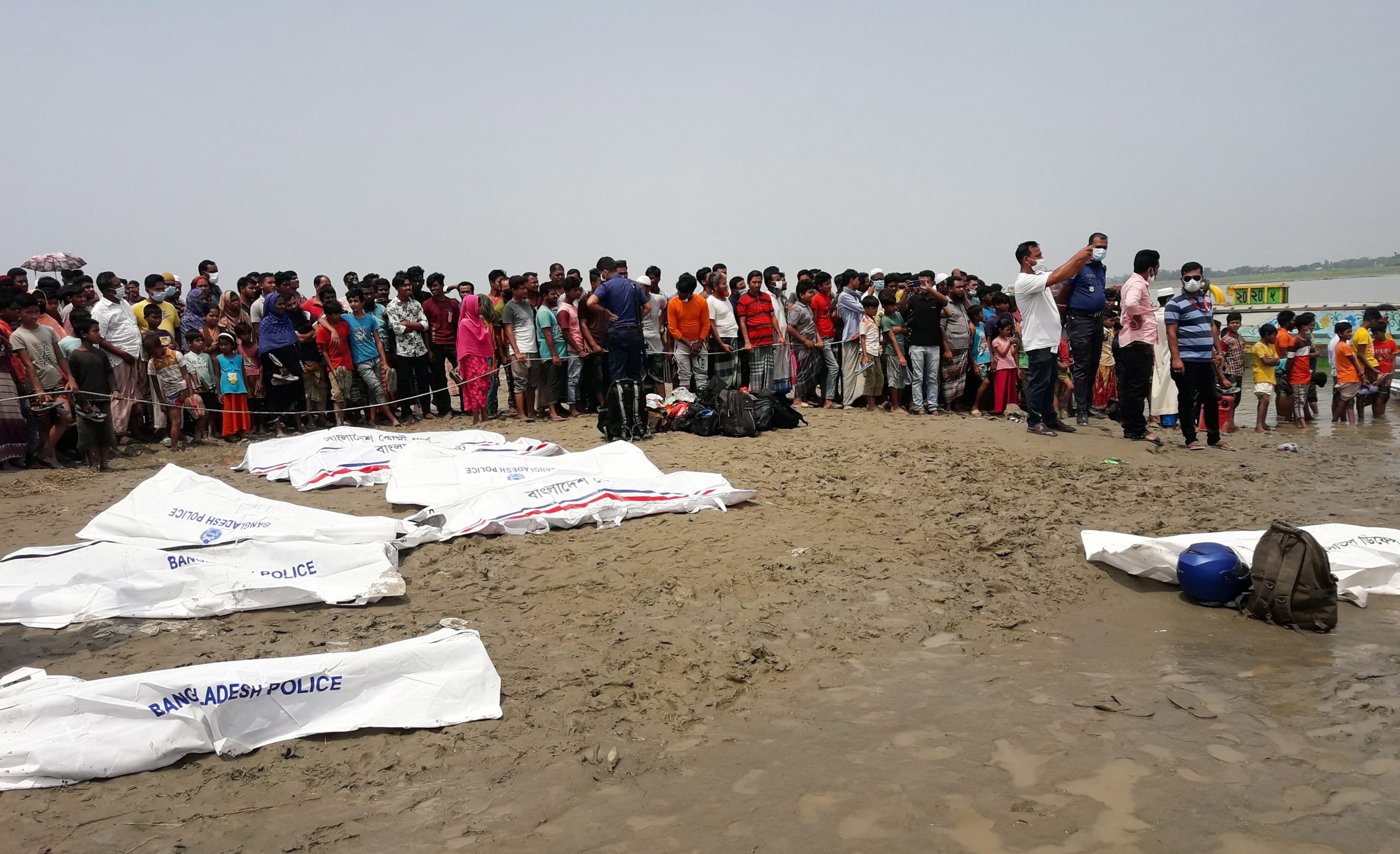 Pelo menos 26 mortos em acidente fluvial no Bangladesh