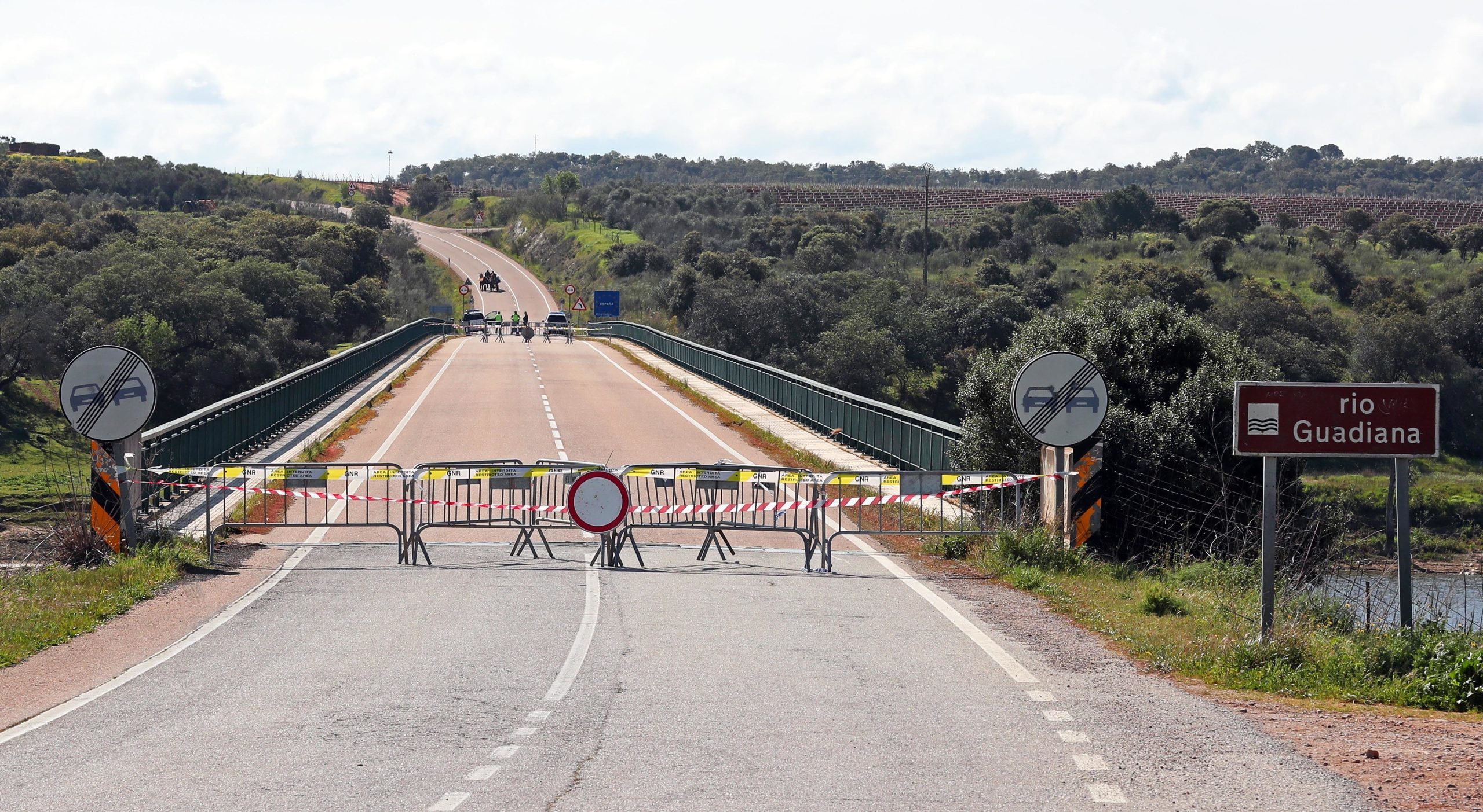 MAI admite manter fronteiras com Espanha fechadas até ao fim de junho