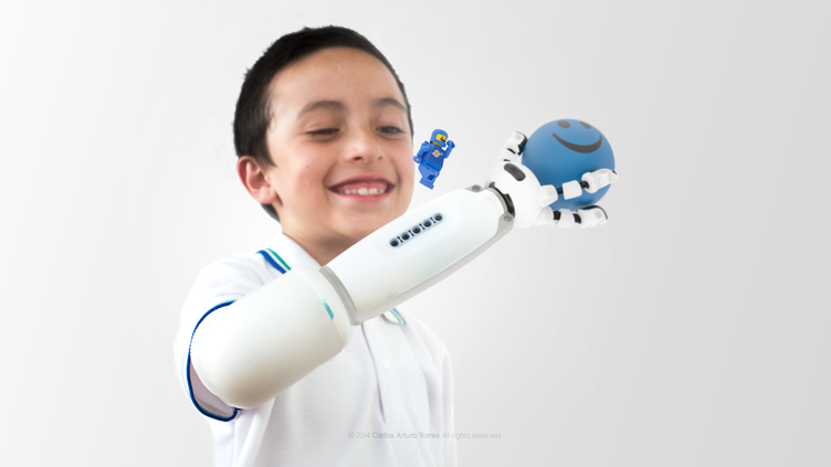 Braço protético feito de Lego premiado em fórum internacional