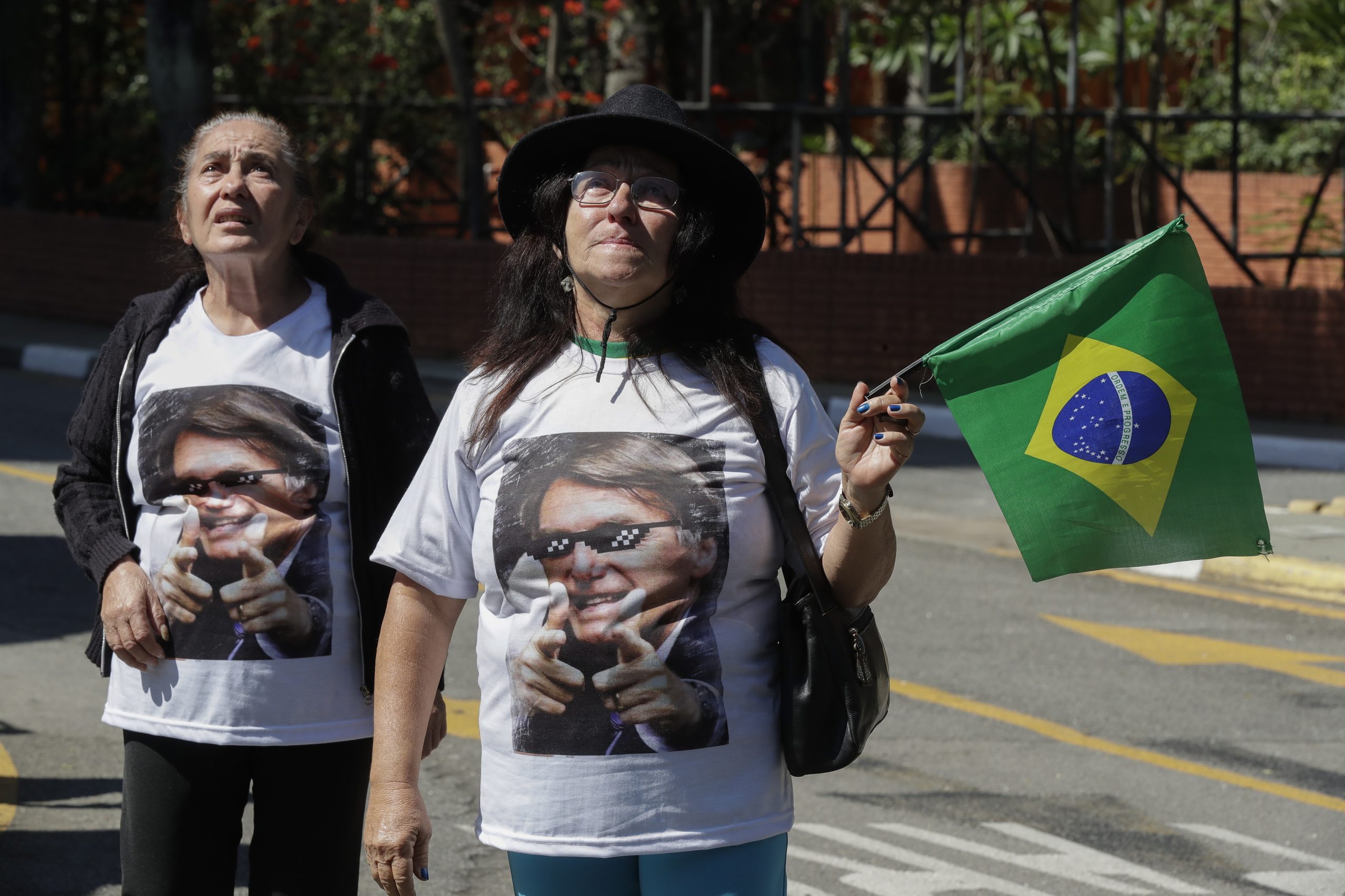 Candidato brasileiro esfaqueado diz que em breve estará a 100%