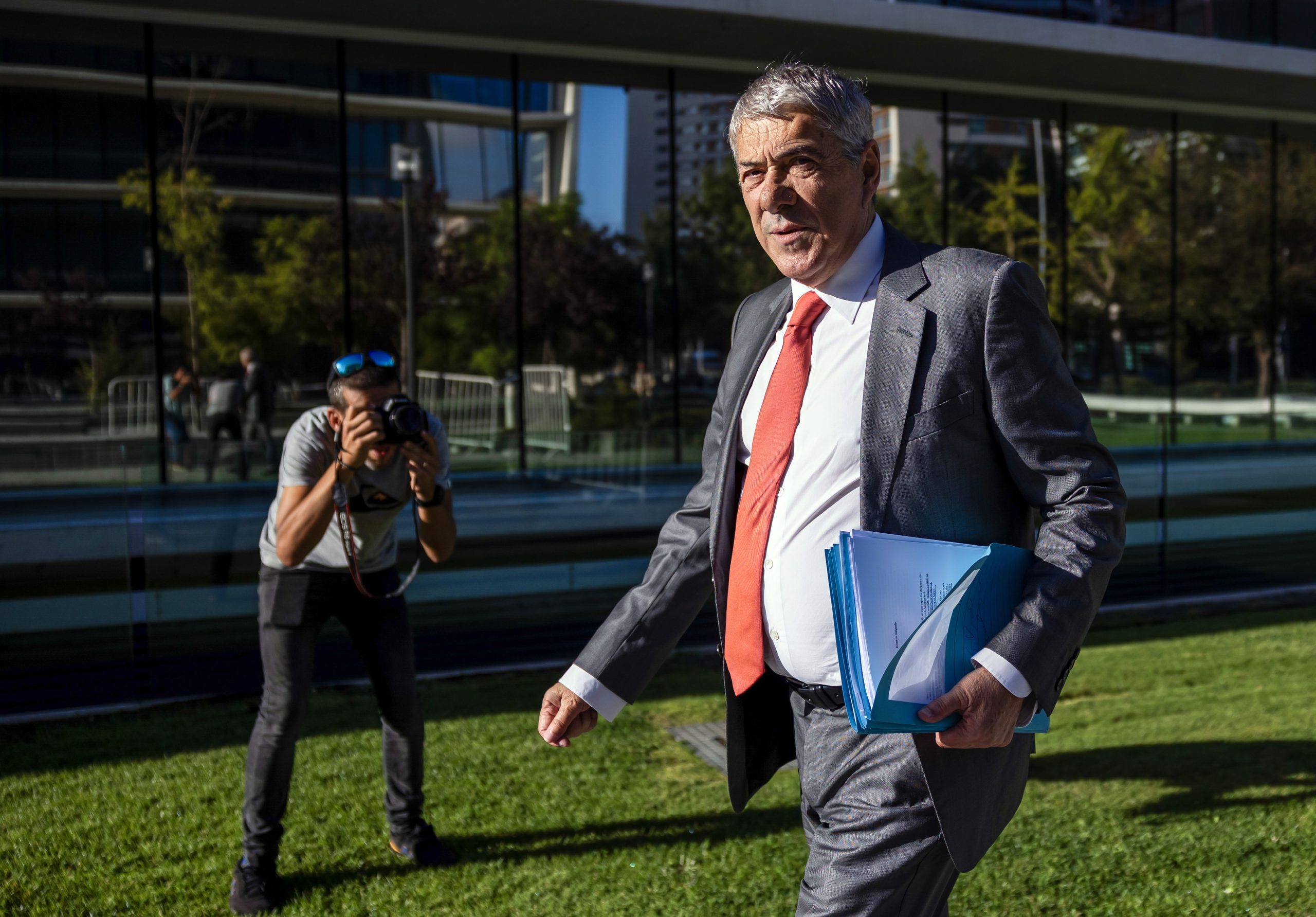 Sócrates e Santos Silva investigados em novo caso de branqueamento de capitais