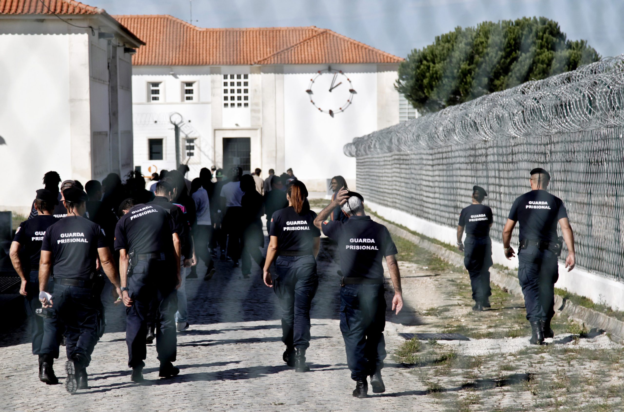 90% dos guardas prisionais aderiram à greve, diz sindicato