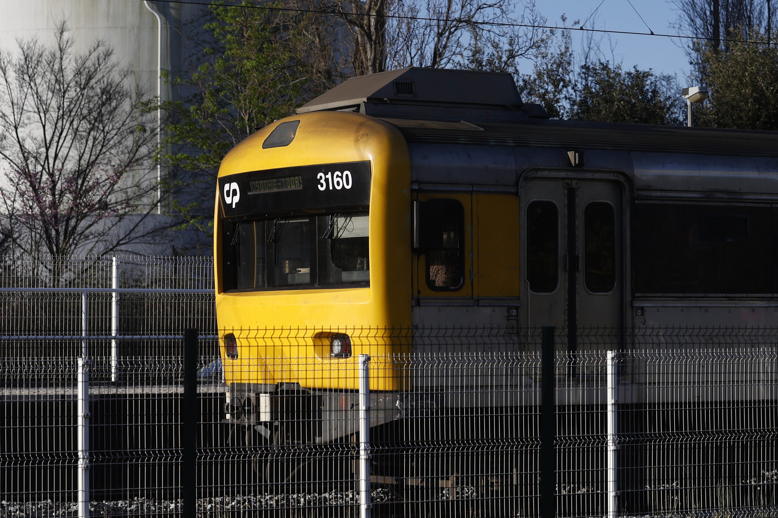 Passe ferroviário nacional alargado a comboios urbanos, inter-regionais e intercidades