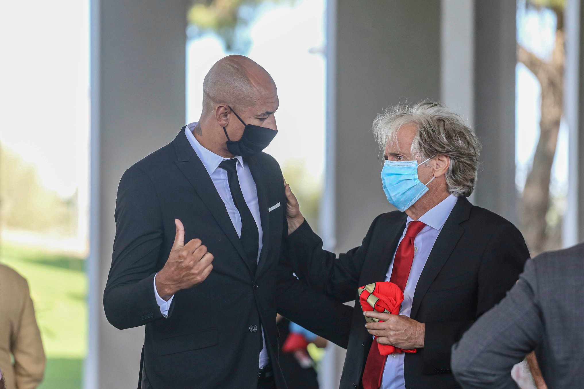 SL Benfica. Luisão está internado após “queda em casa” que lhe causou algumas lesões na cabeça