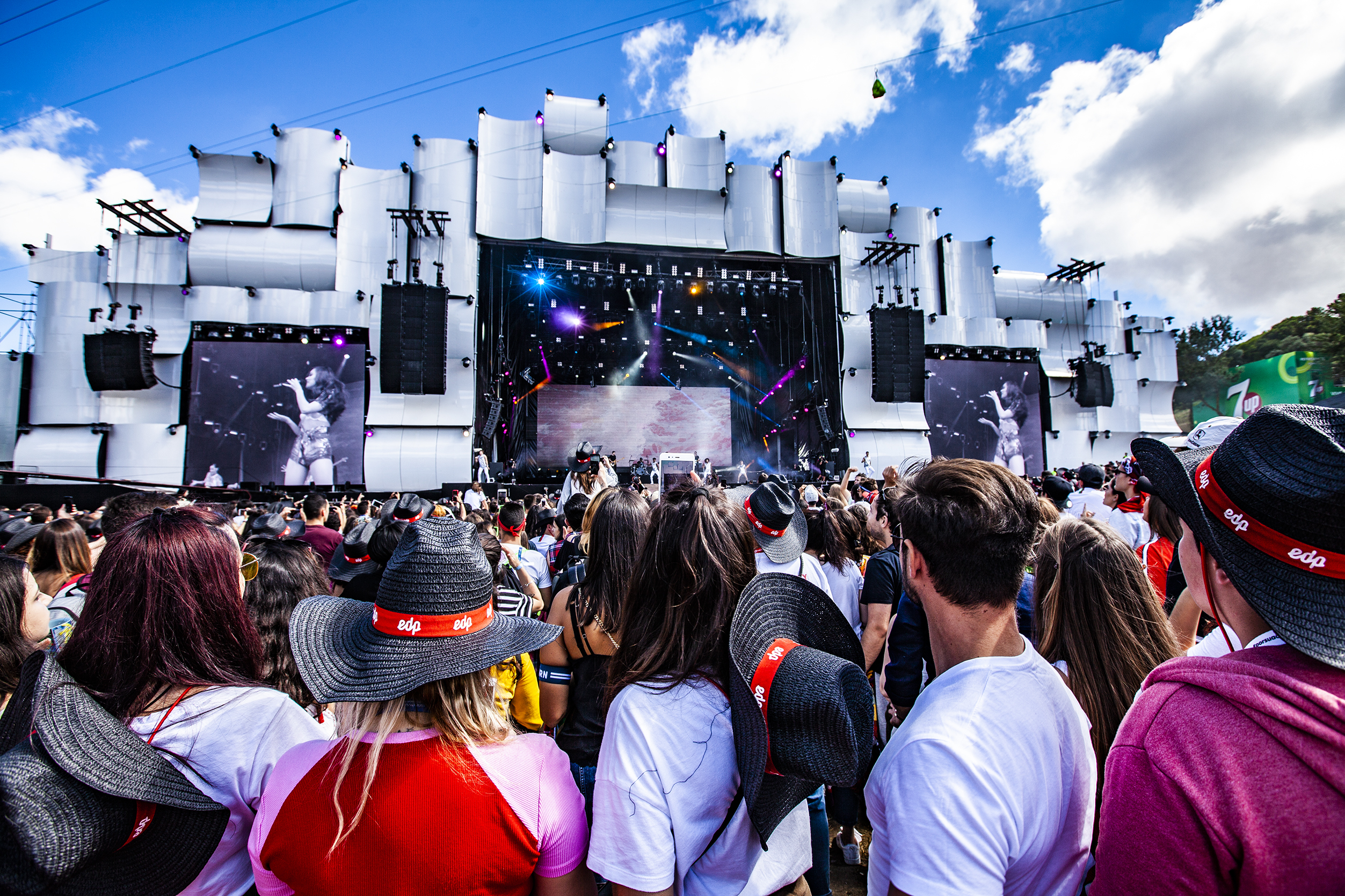 Tem bilhete para um festival que a pandemia adiou? Saiba o que fazer