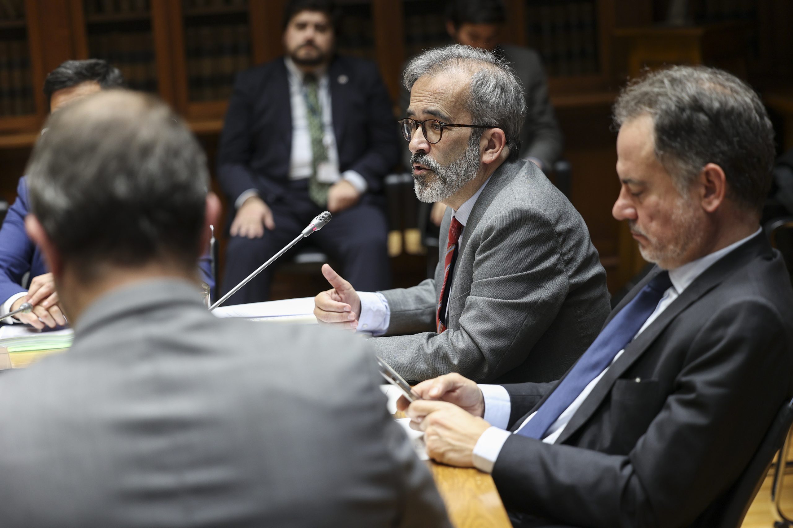 Portugal vai acompanhar portugueses caso sejam deportados dos EUA