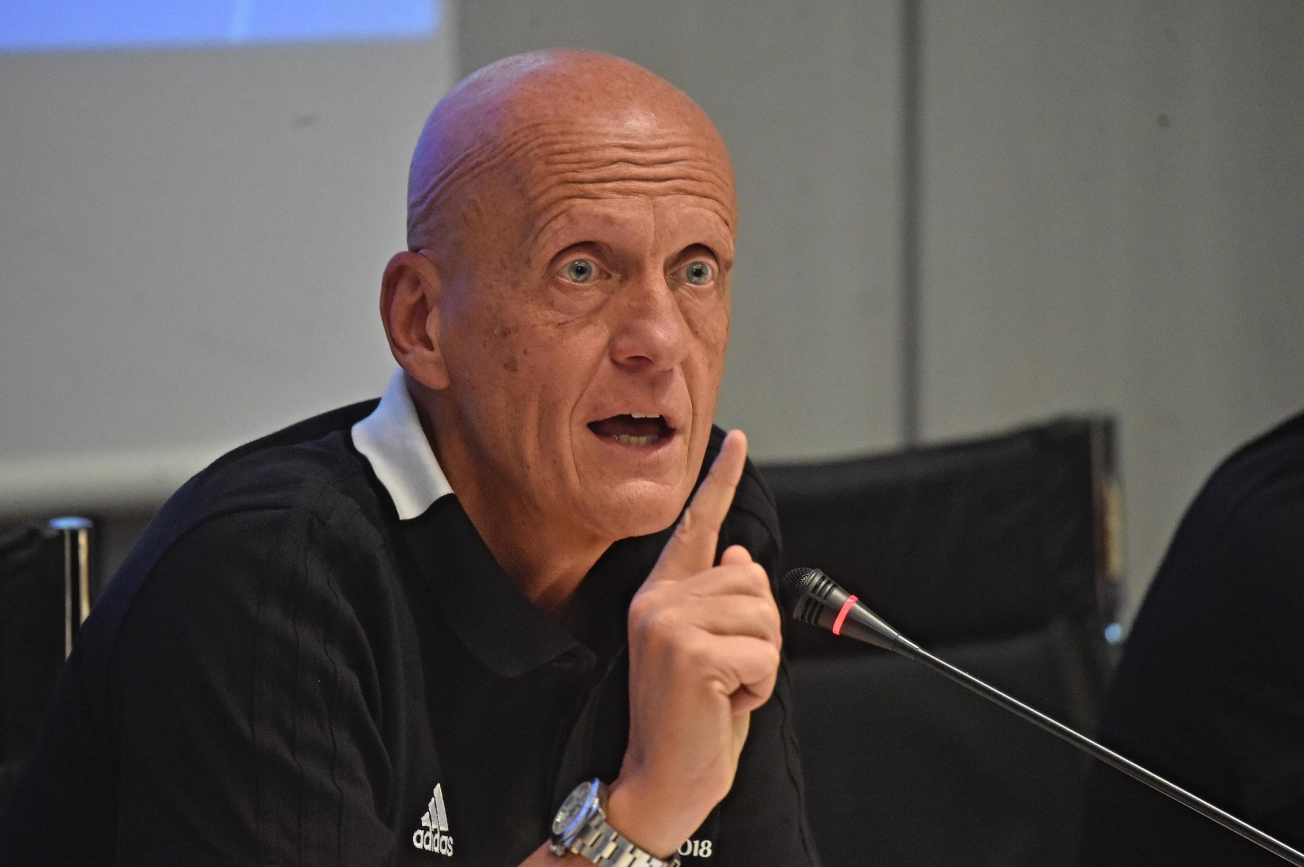 Collina deixa de ser presidente do Comité de Arbitragem da UEFA