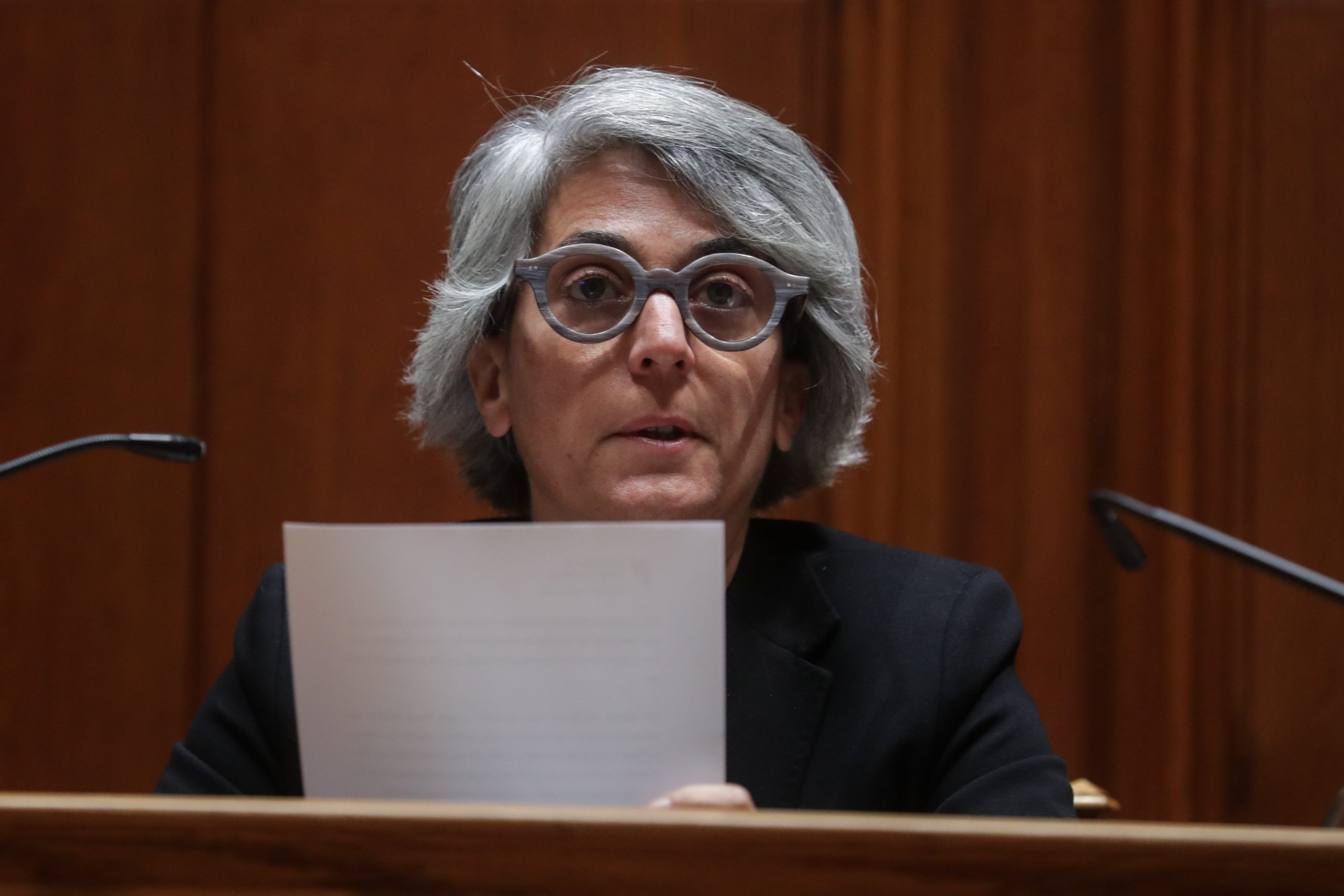 Comissão aprova audição urgente da ministra da Cultura sobre resultados de apoios