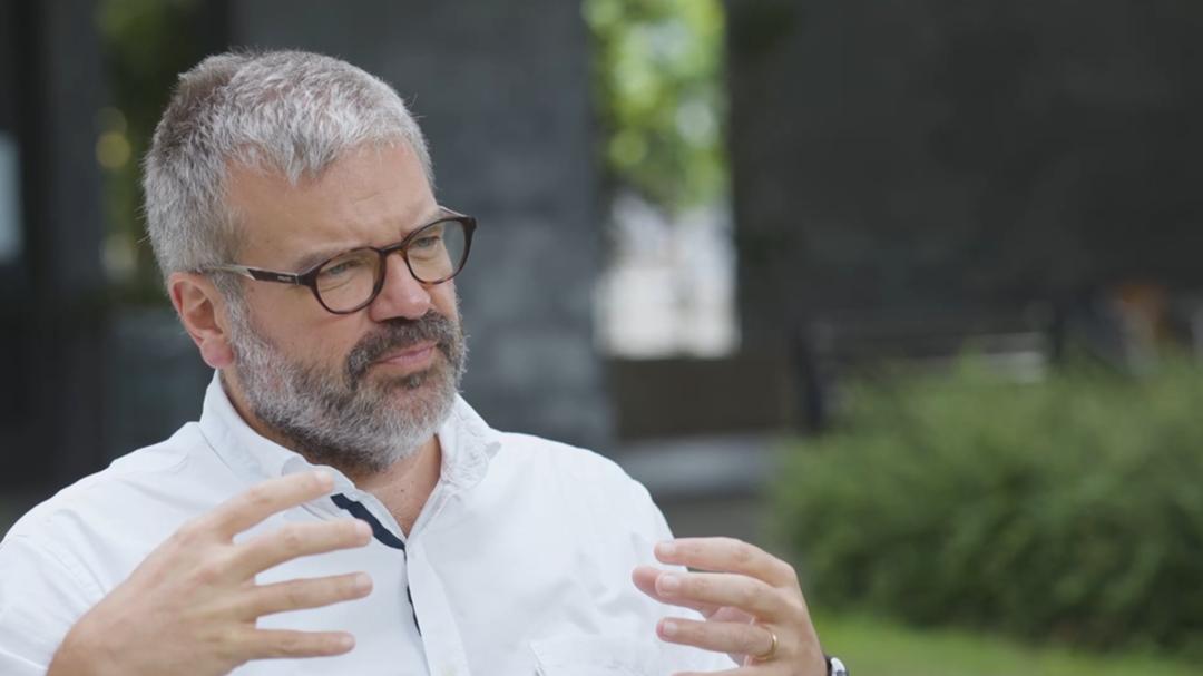 Para Além do Cérebro. Da telepatia às experiências de quase-morte: “Ou a hipótese nos vence, ou nós vencemos a hipótese”