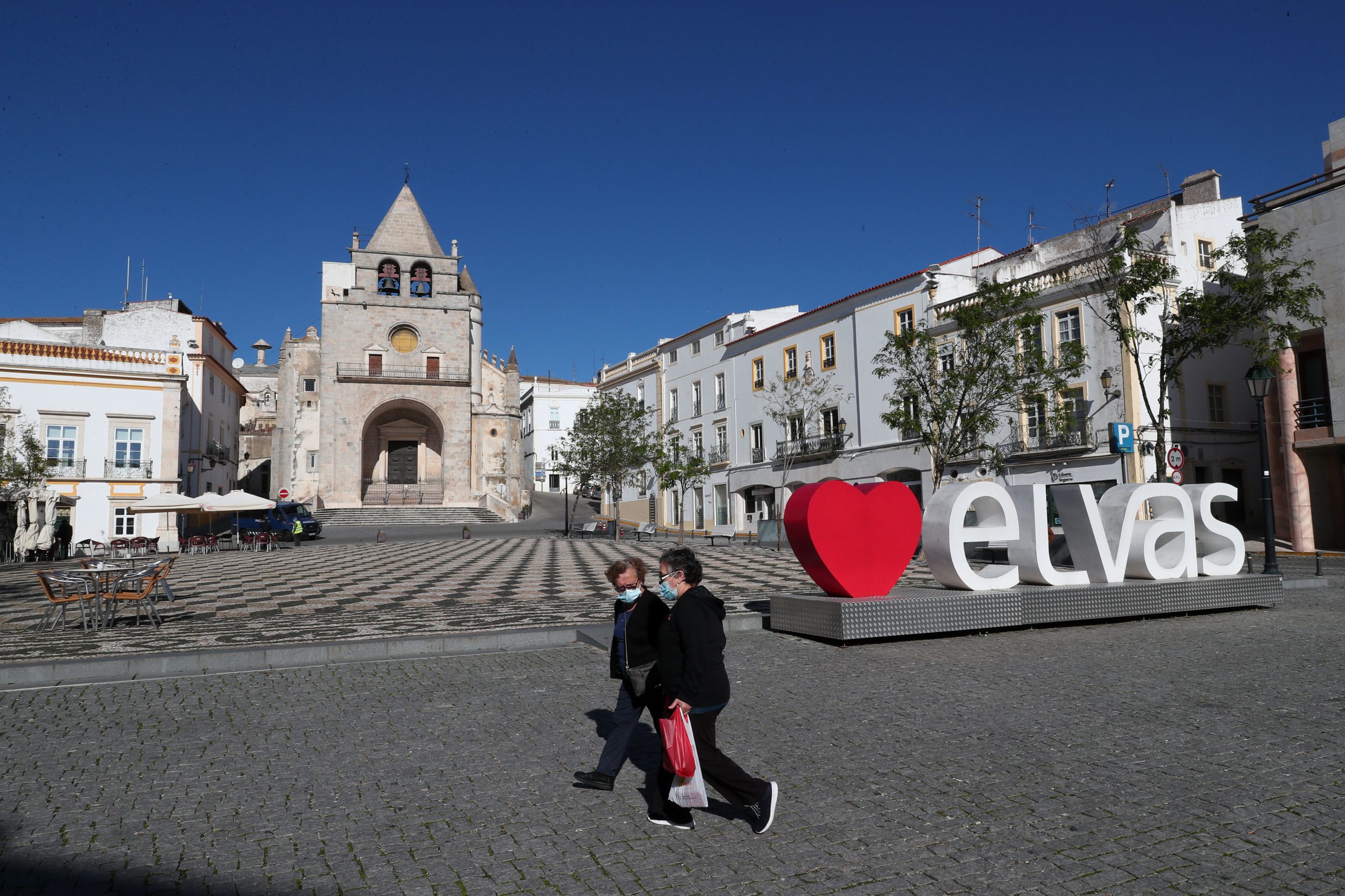 Covid-19: Surto em aldeia de Elvas obriga a encerramento de escola