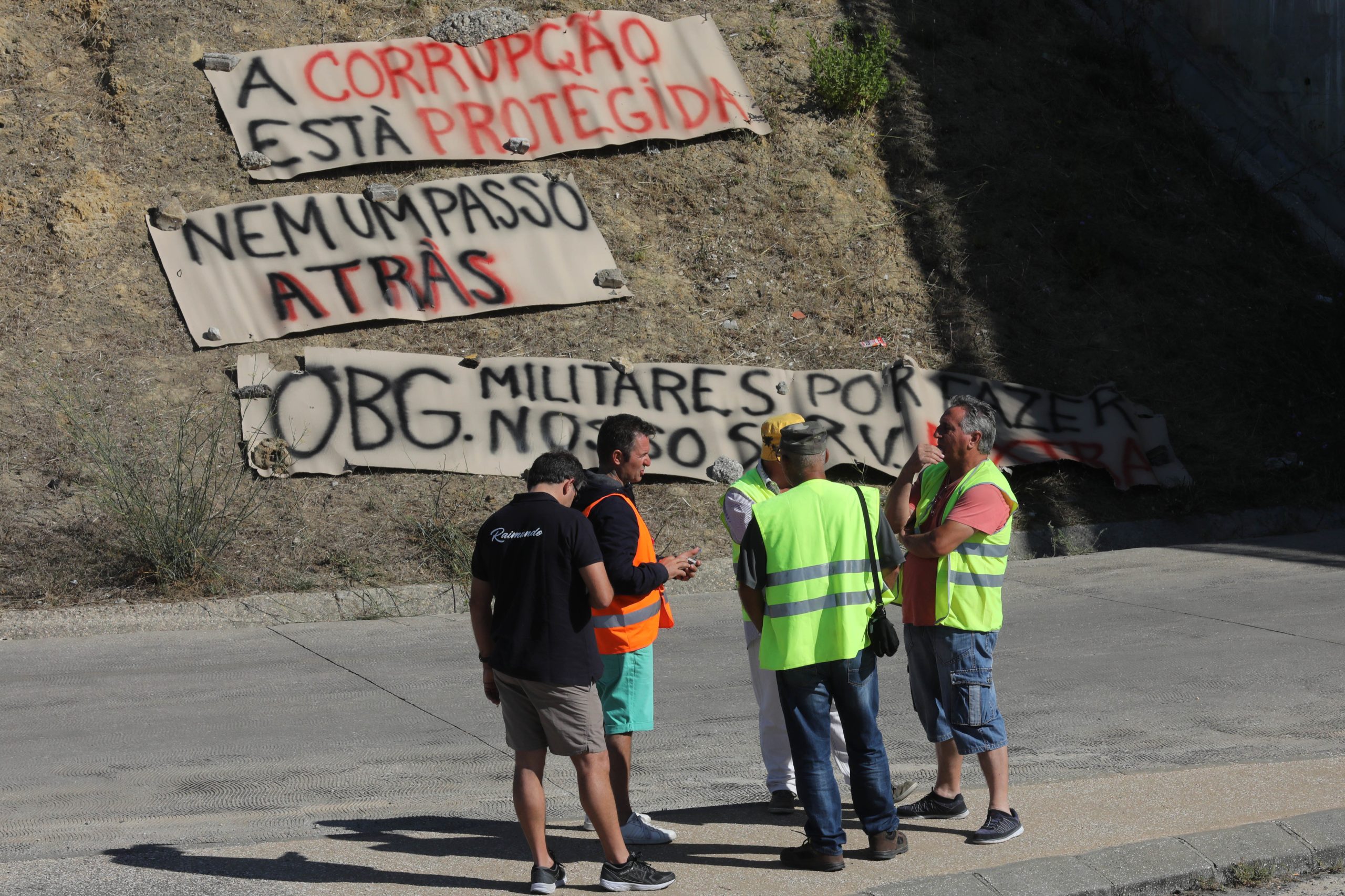Motoristas grevistas em Aveiras admitem cansaço e desilusão pela falta de acordo