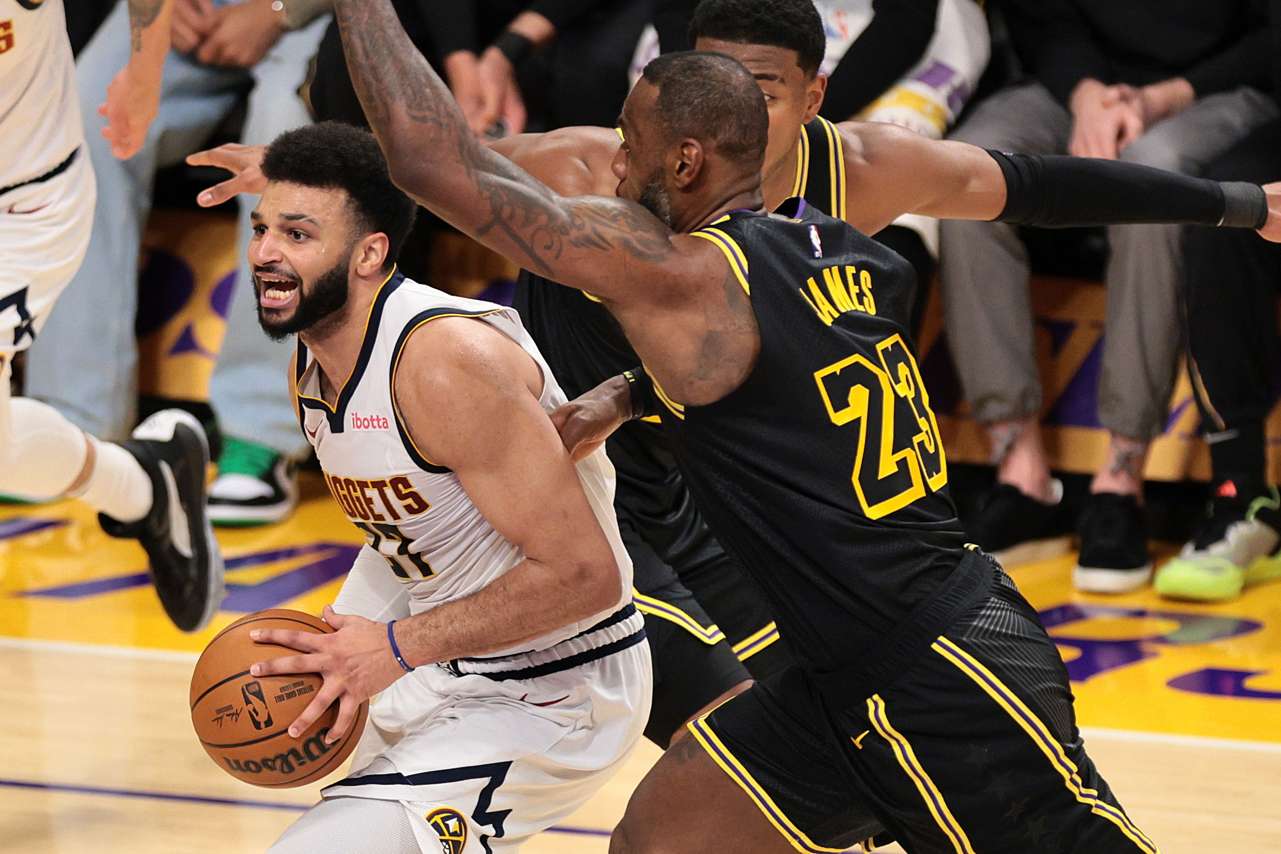 Herói Murray dá segunda vitória aos Nuugets sobre os Lakers nos play-offs da NBA