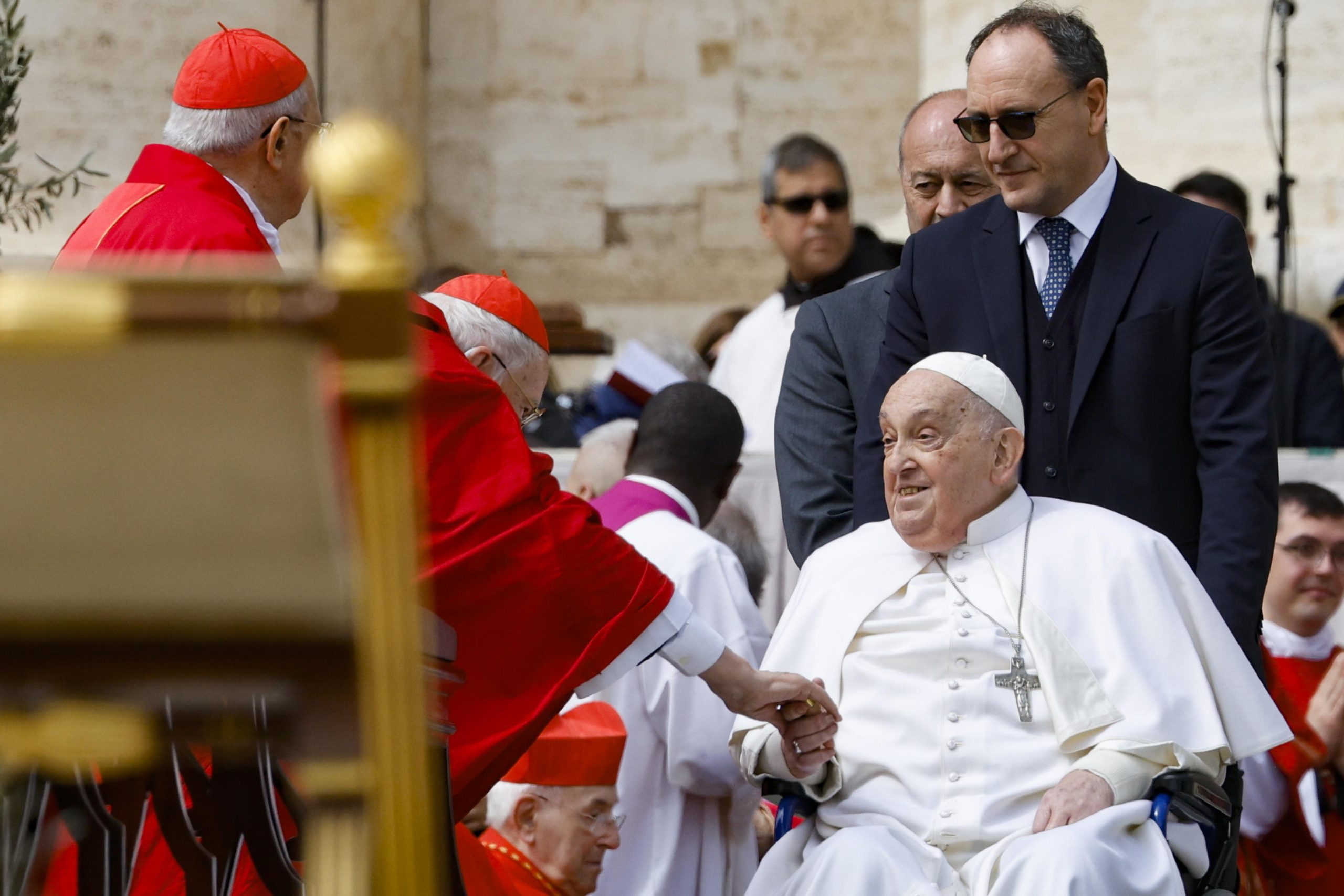 Papa critica “economia que mata” nas meditações da Via Sacra