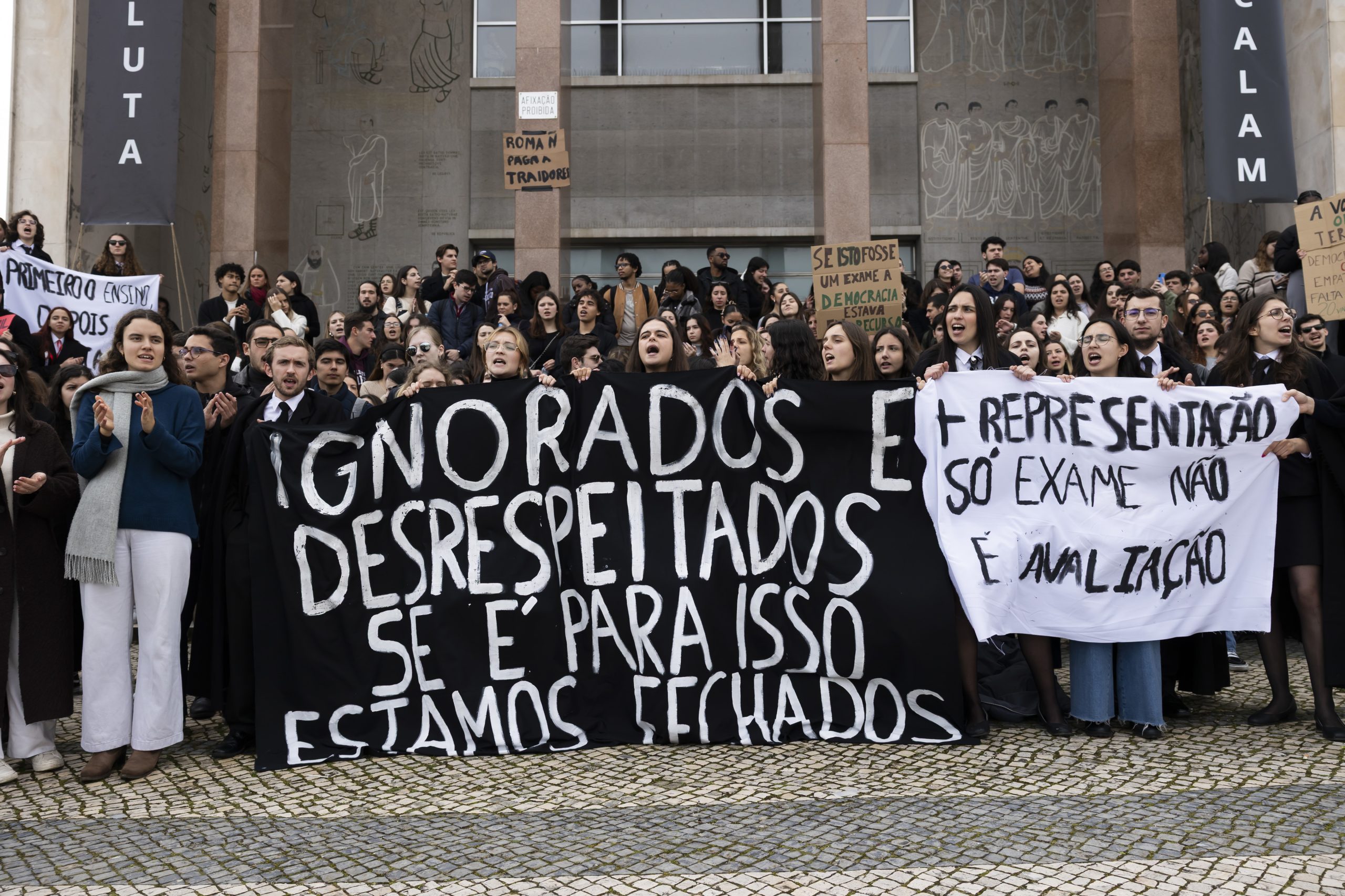 Estudantes criticam opção de não haver ministério próprio para Ensino Superior