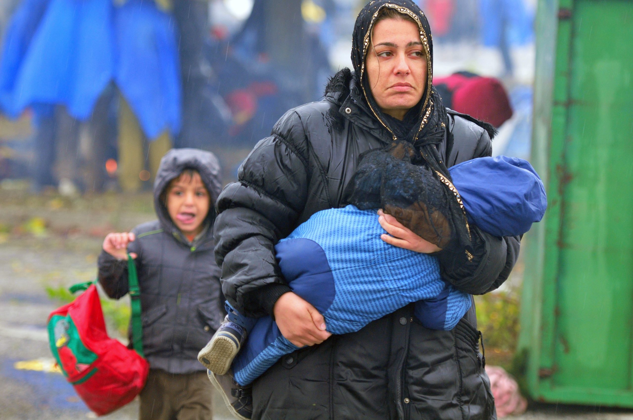 Eslovénia vai aumentar cerca de arame farpado na fronteira com a Croácia devido a migrantes