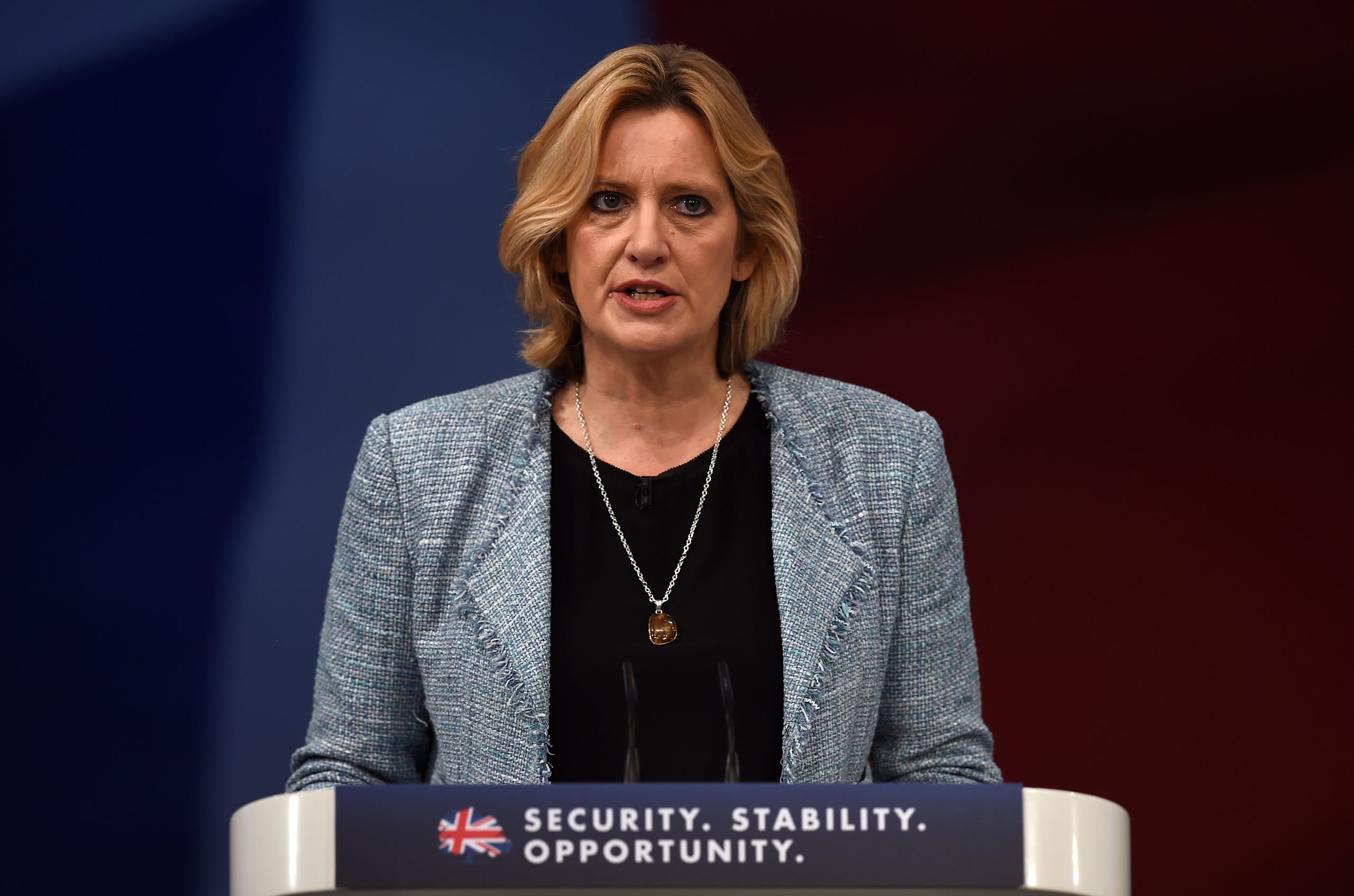 Ataque em Manchester: Ministra do Interior britânica critica EUA por fugas de informação “irritantes”