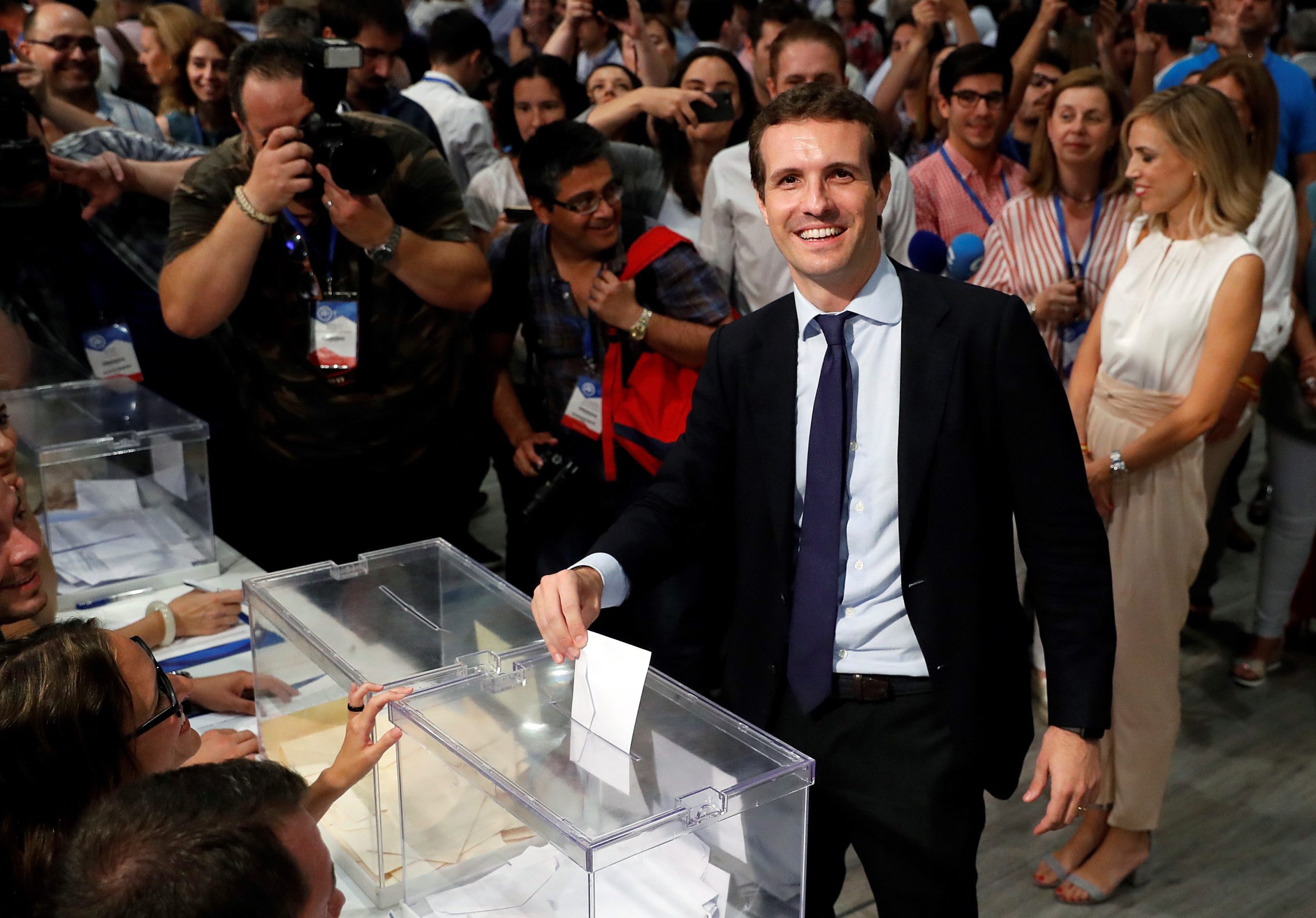 Depois de Mariano Rajoy, é Pablo Casado quem assume a liderança do Partido Popular espanhol