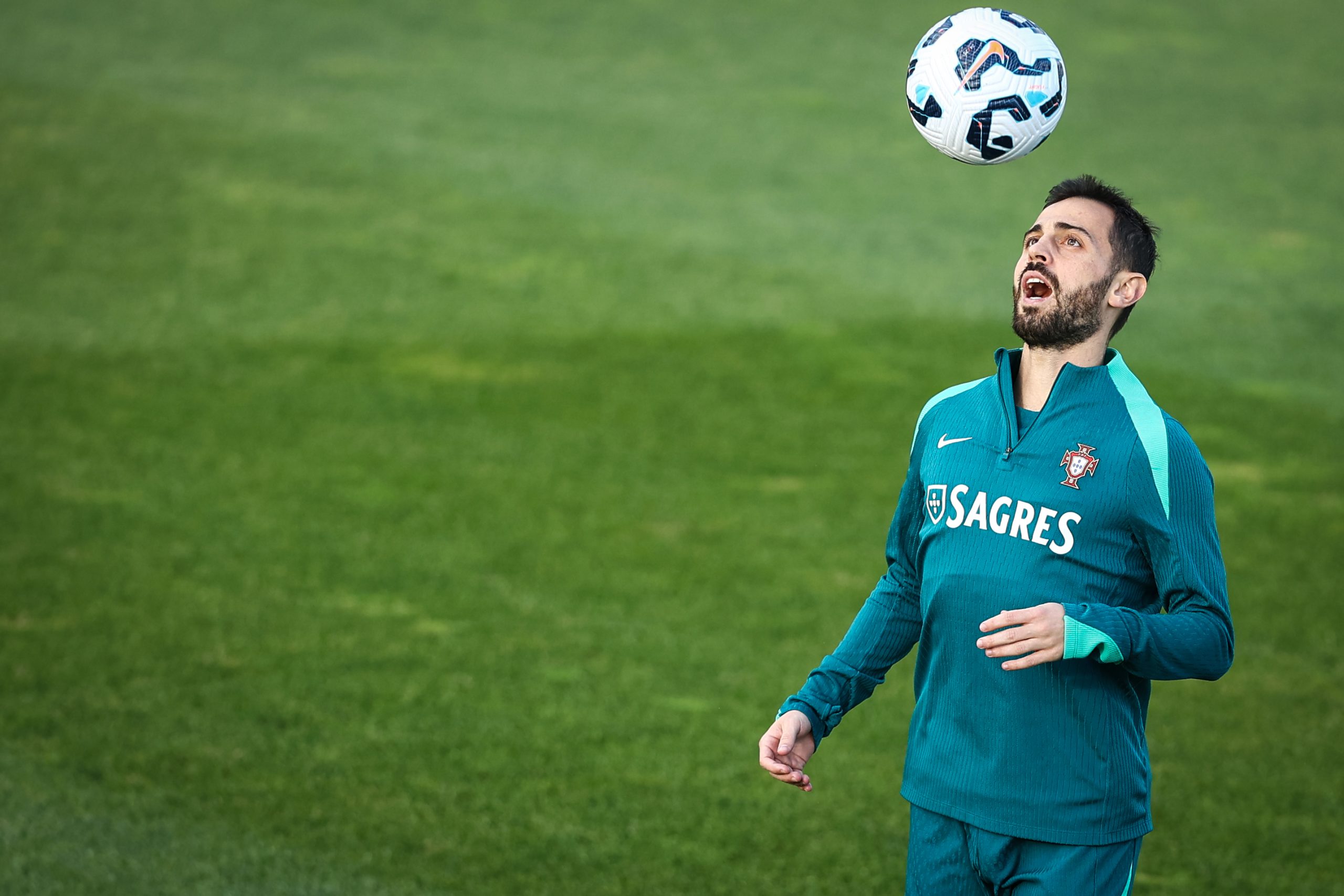 Martínez ‘senta’ Bernardo e muda mais cinco para o jogo com a Escócia