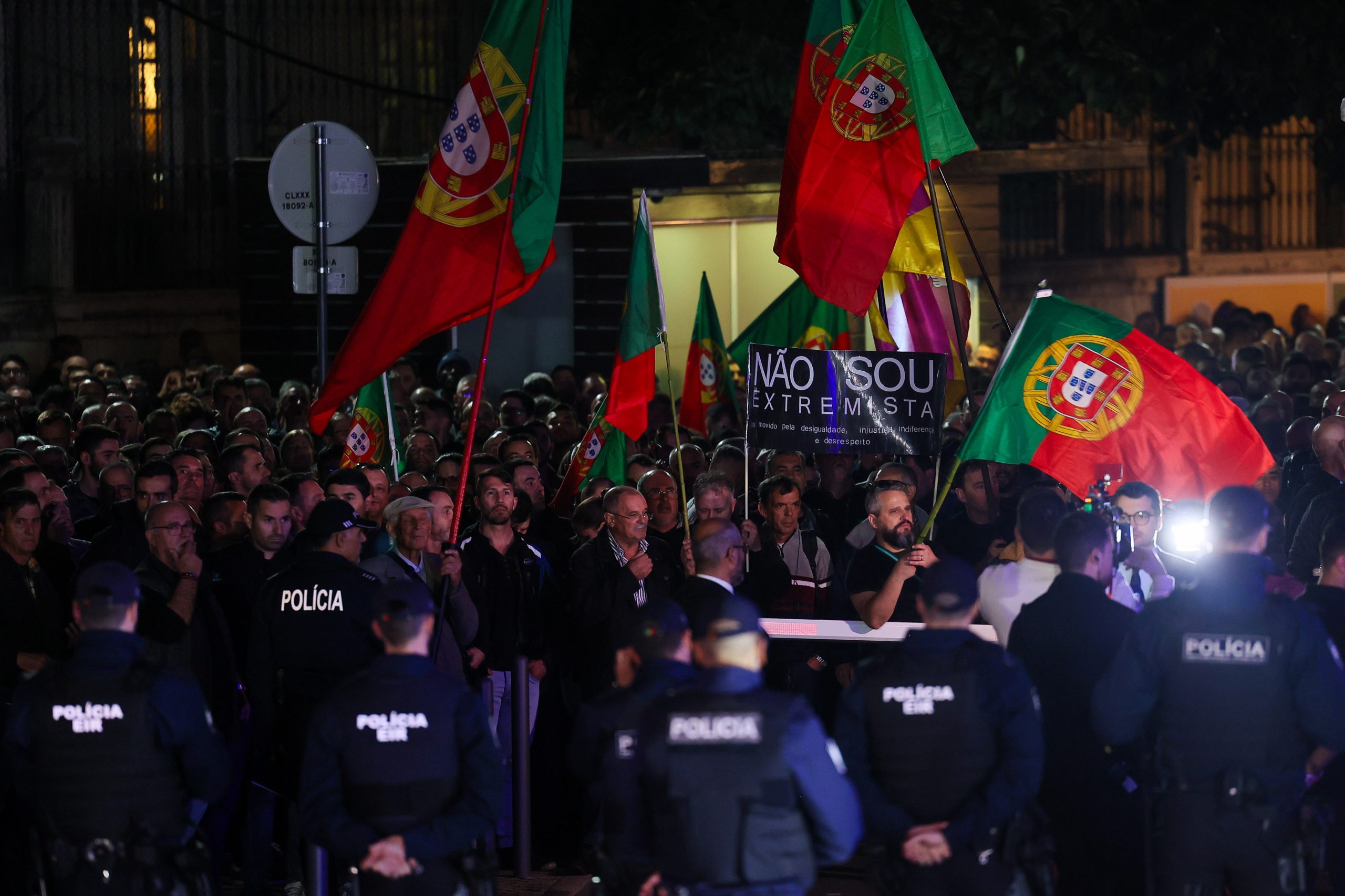 Debate entre Pedro Nuno Santos e Luís Montenegro: Ministério Público arquivou inquérito à manifestação das forças de segurança