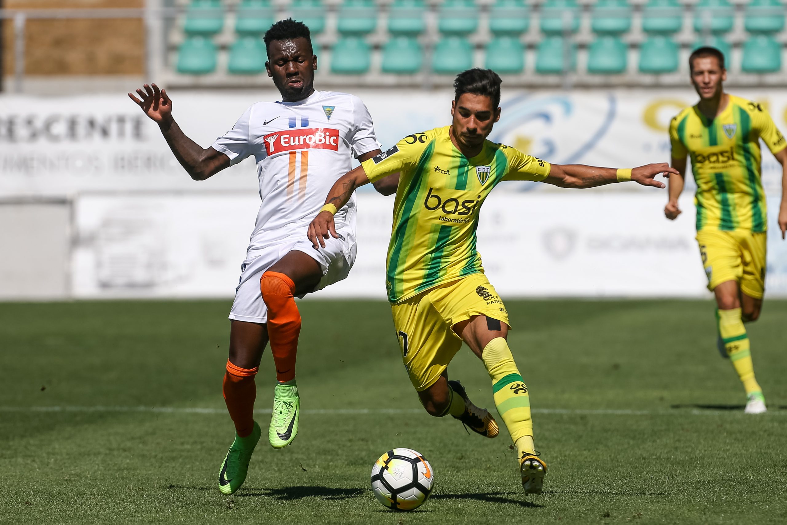 Estoril-Praia vence em Tondela por 3-2