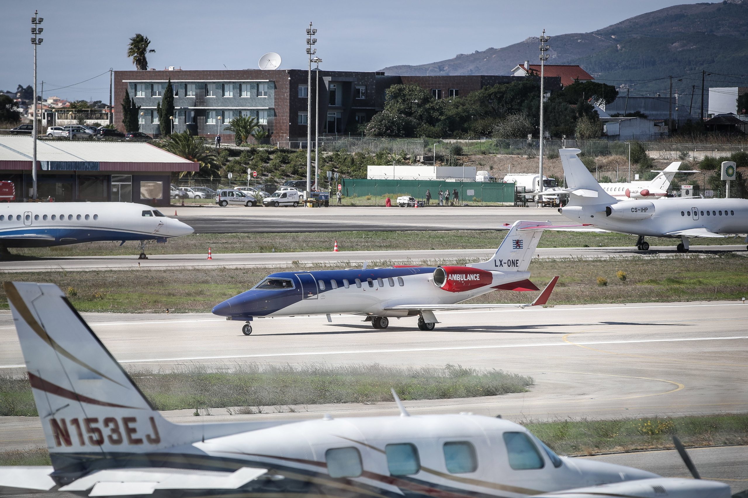 Cristiano Ronaldo já está em Turim, depois de deixar Portugal num avião-ambulância privado